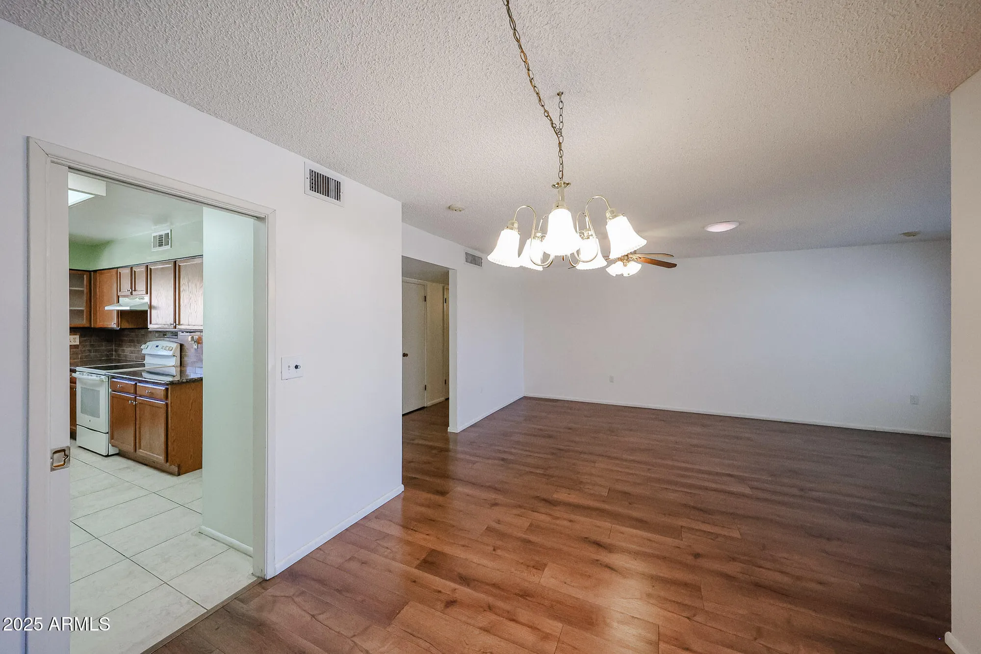 Property Slideshow image 12 of 30 | 10301 w salem dr, Sun City, AZ, 85351