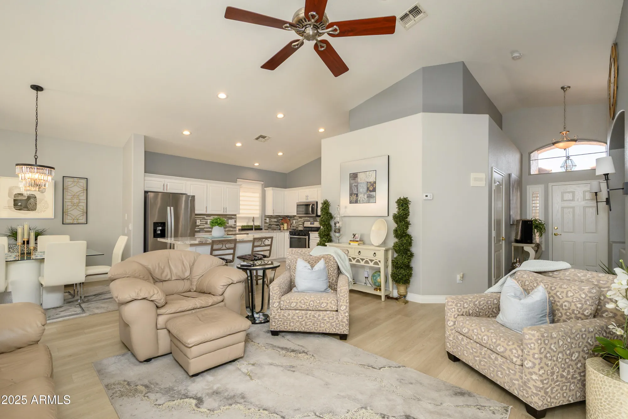 Property Slideshow image 10 of 32 | 17612 w ingleside dr, Surprise, AZ, 85374