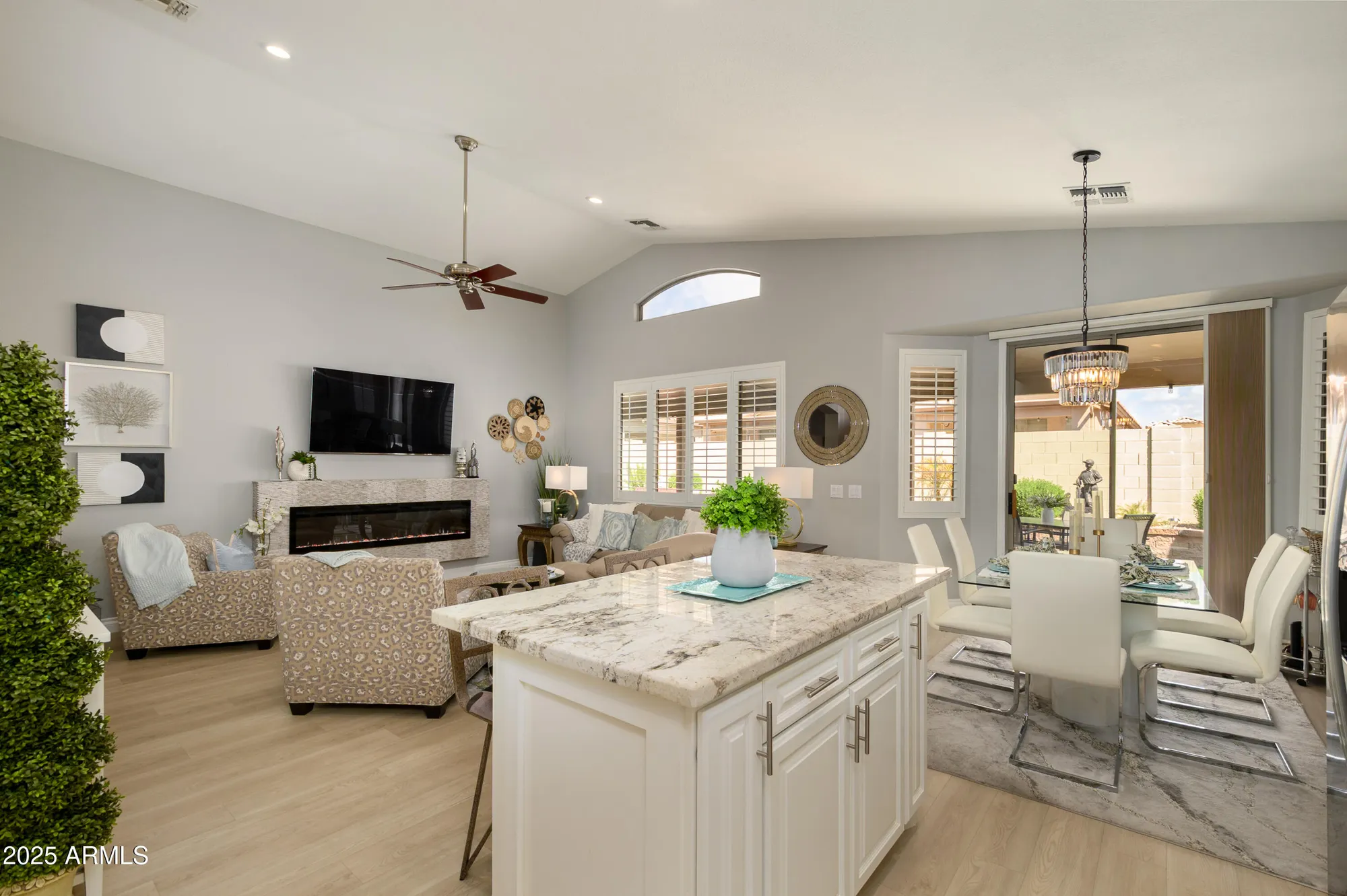 Property Slideshow image 14 of 32 | 17612 w ingleside dr, Surprise, AZ, 85374