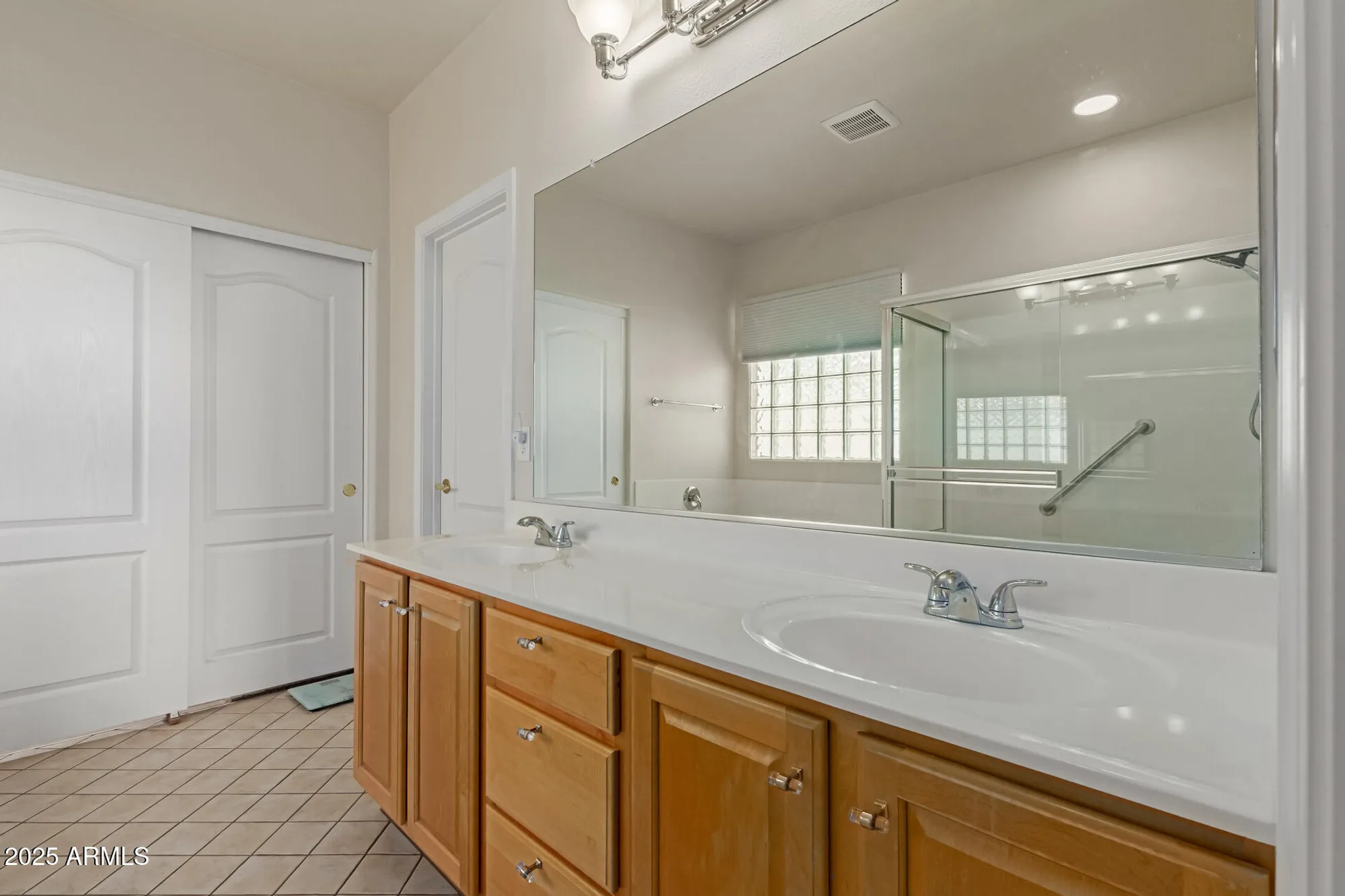 Property Slideshow image 16 of 27 | 3161 e gleneagle dr, Chandler, AZ, 85249