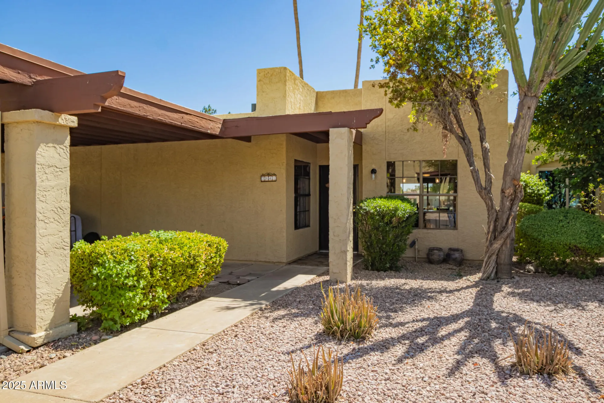 Property Slideshow image 8 of 37 | 7841 e ocotillo ave, Mesa, AZ, 85208
