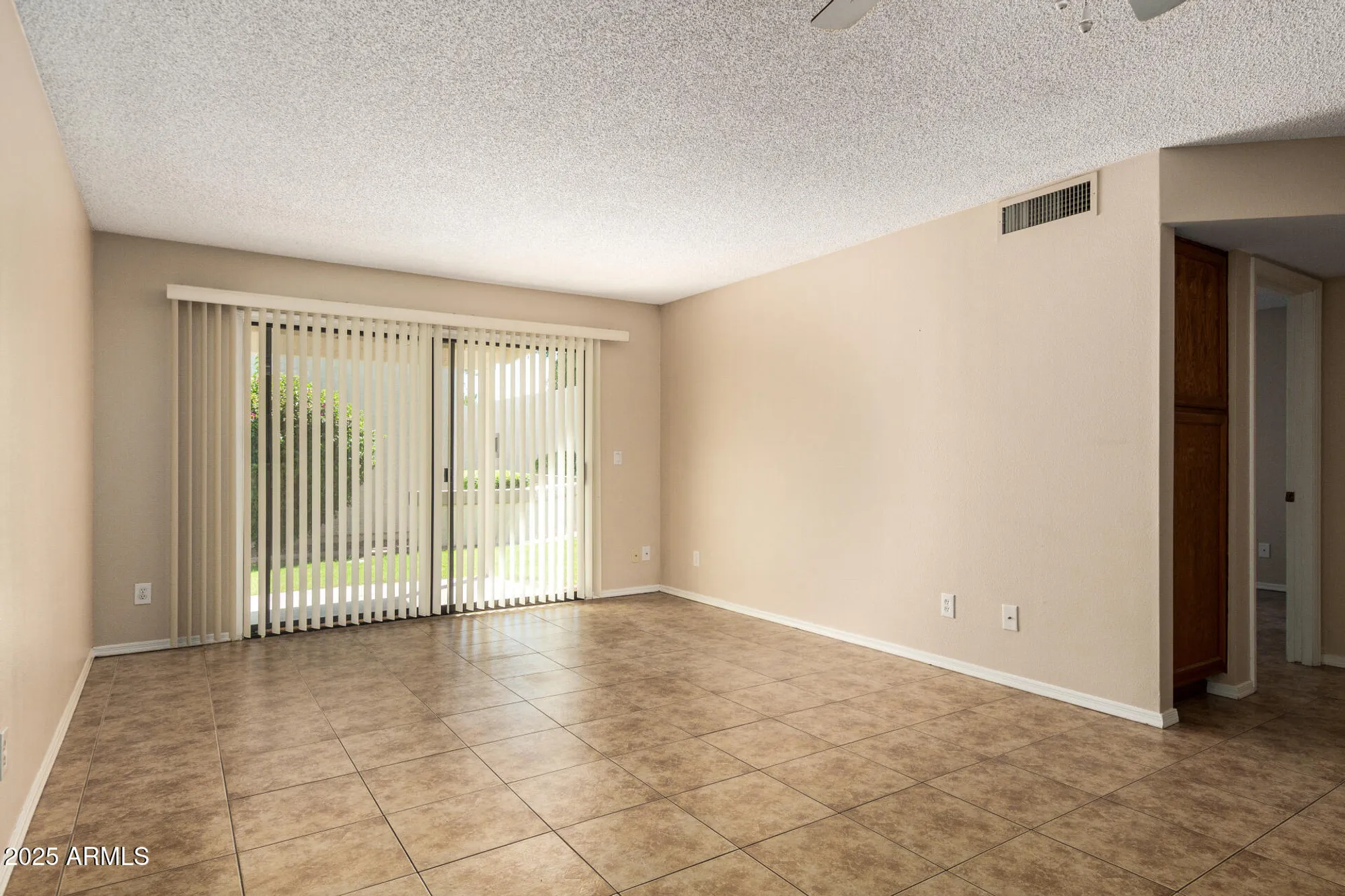 Property Slideshow image 8 of 34 | 9273 w jason dr, Peoria, AZ, 85382