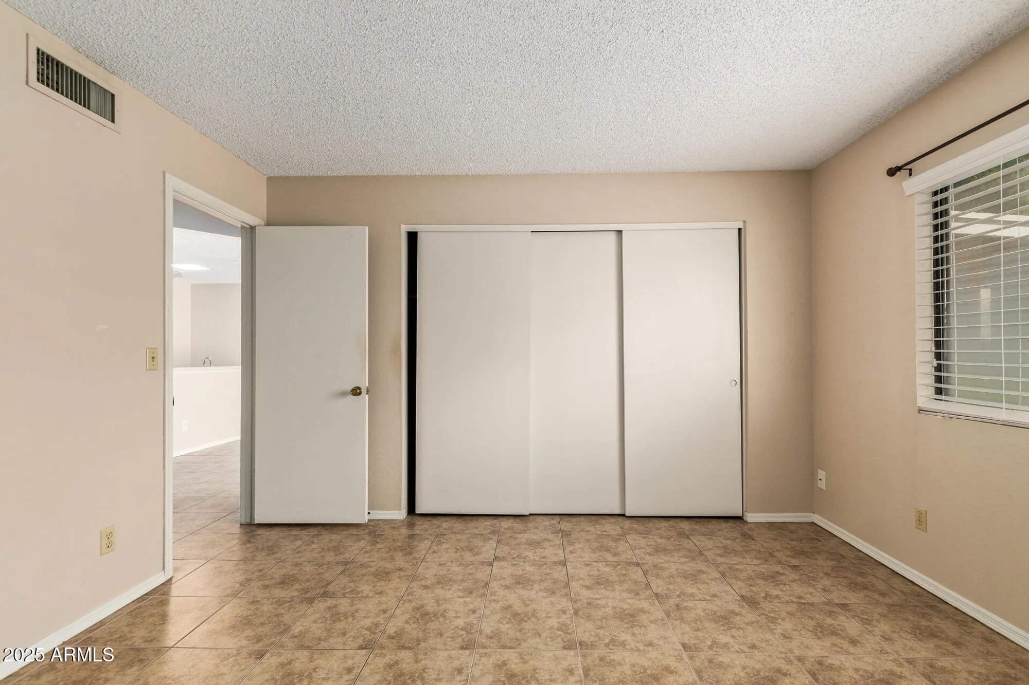 Property Slideshow image 19 of 34 | 9273 w jason dr, Peoria, AZ, 85382