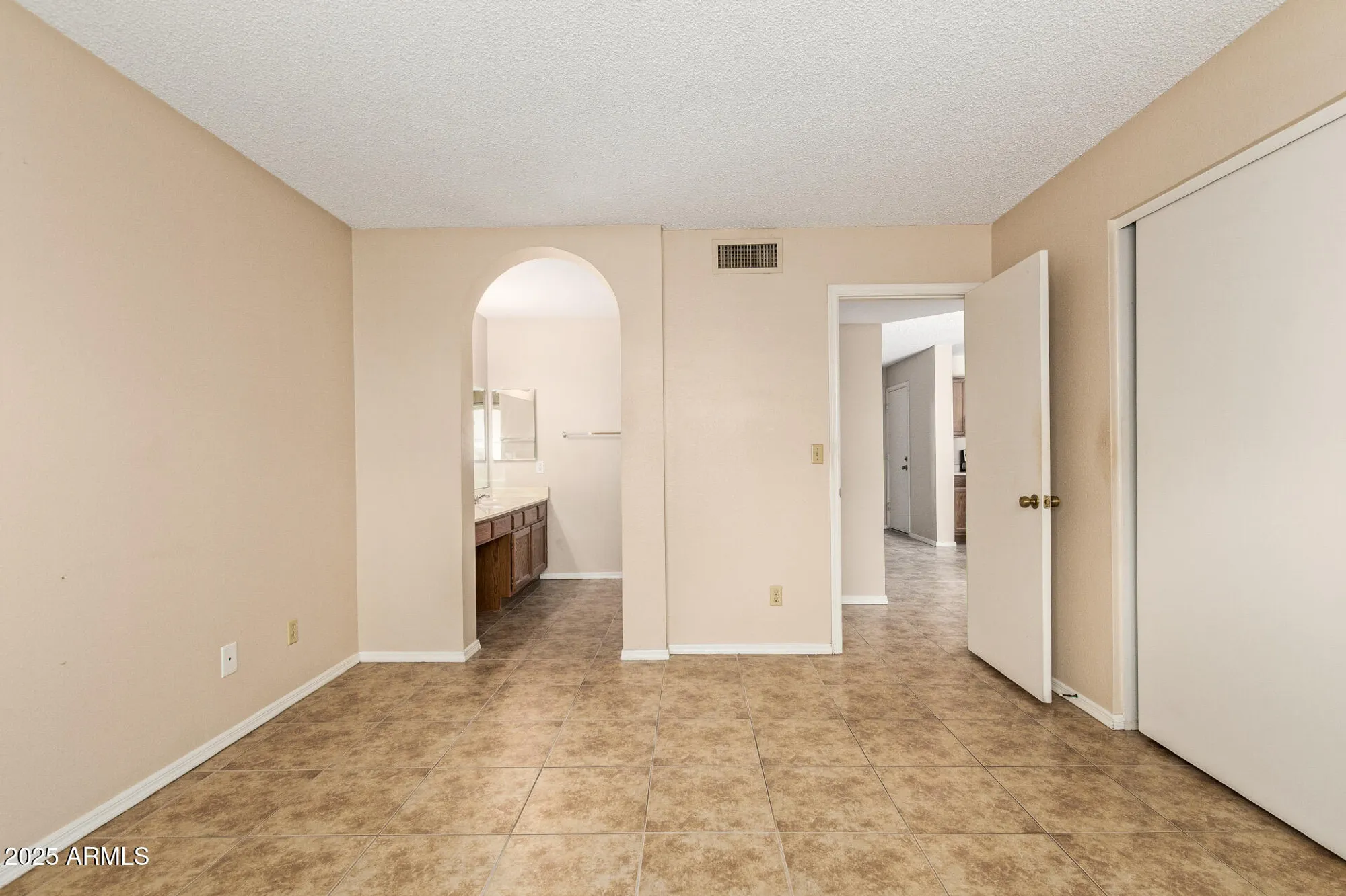 Property Slideshow image 17 of 34 | 9273 w jason dr, Peoria, AZ, 85382