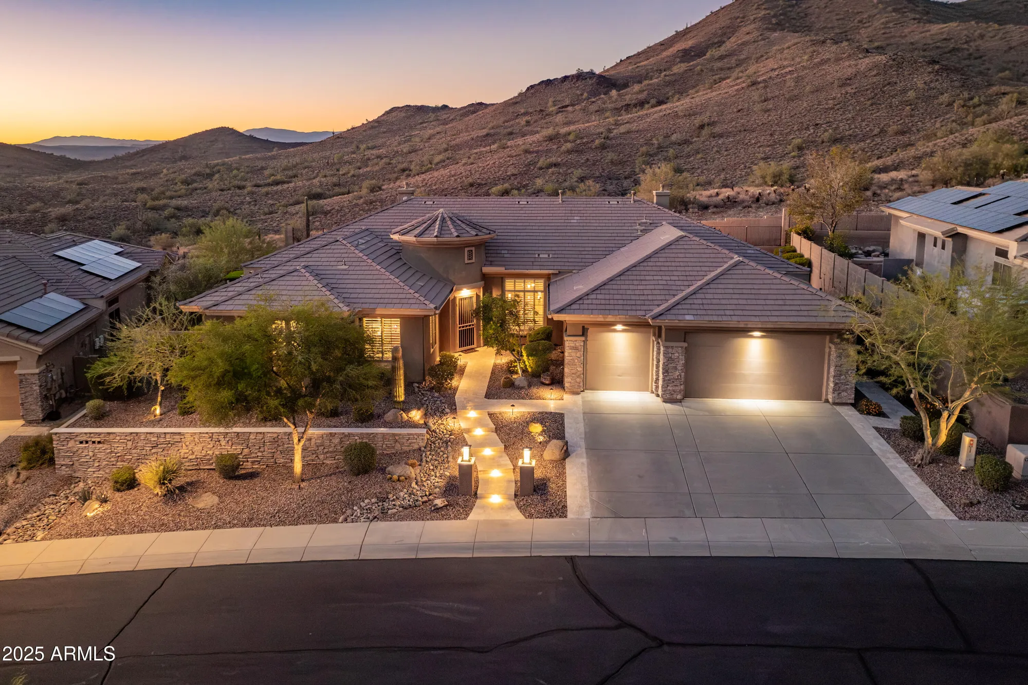 Property Slideshow image 2 of 52 | 2546 w shinnecock way, Anthem, AZ, 85086