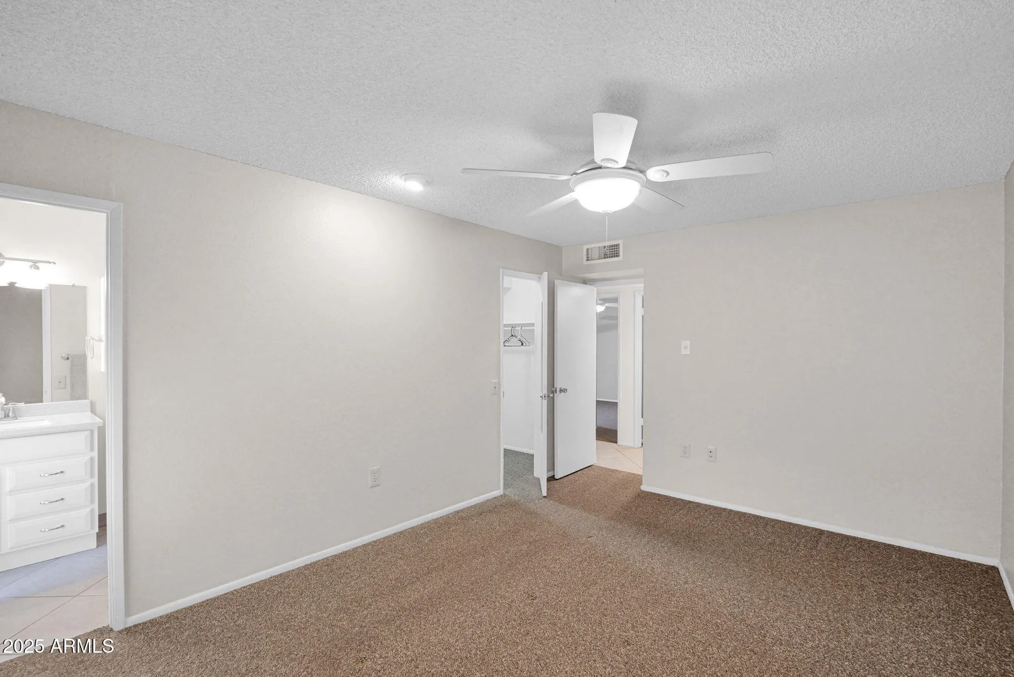 Property Slideshow image 13 of 31 | 9529 w glen oaks cir, Sun City, AZ, 85351