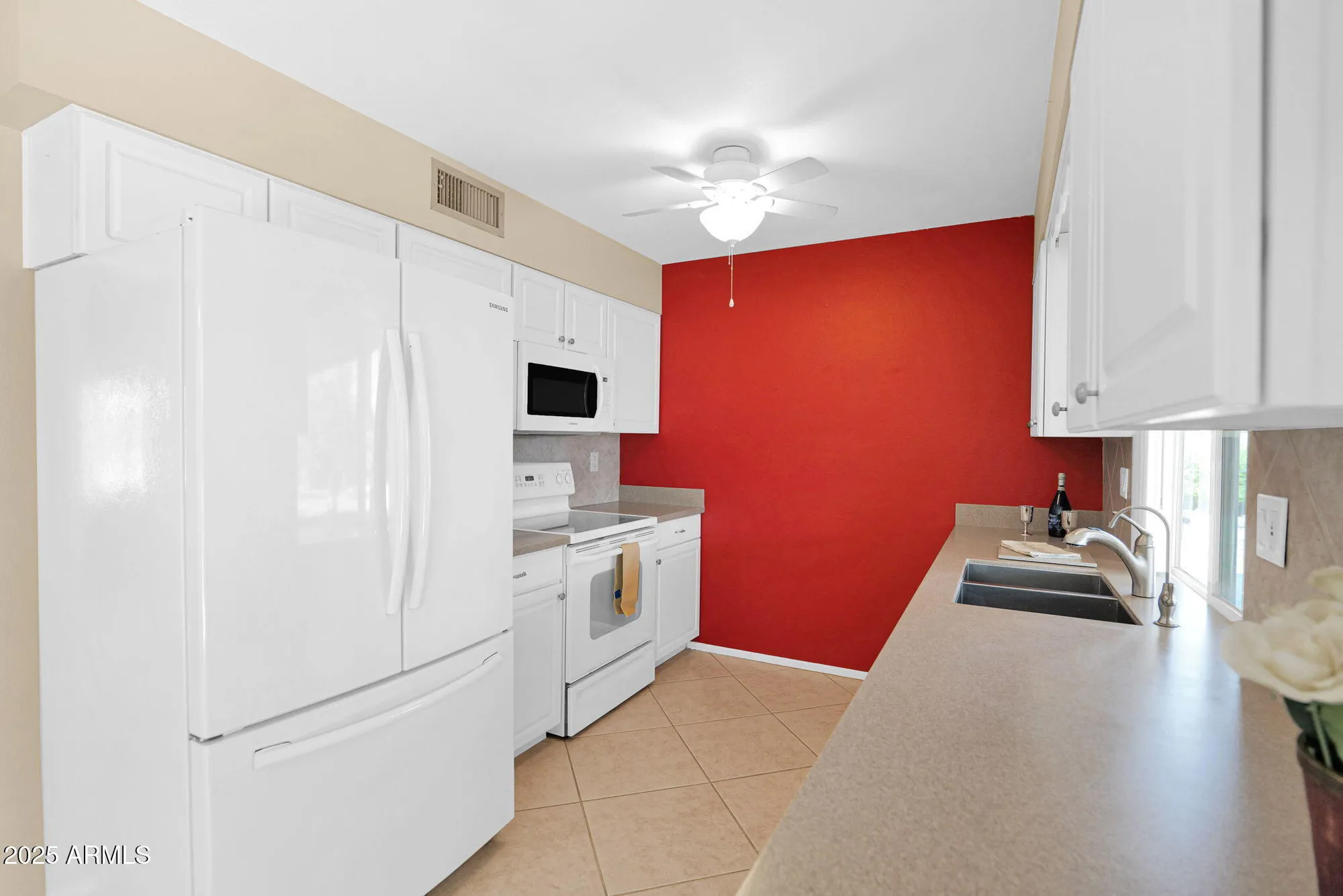 Property Slideshow image 12 of 31 | 9529 w glen oaks cir, Sun City, AZ, 85351