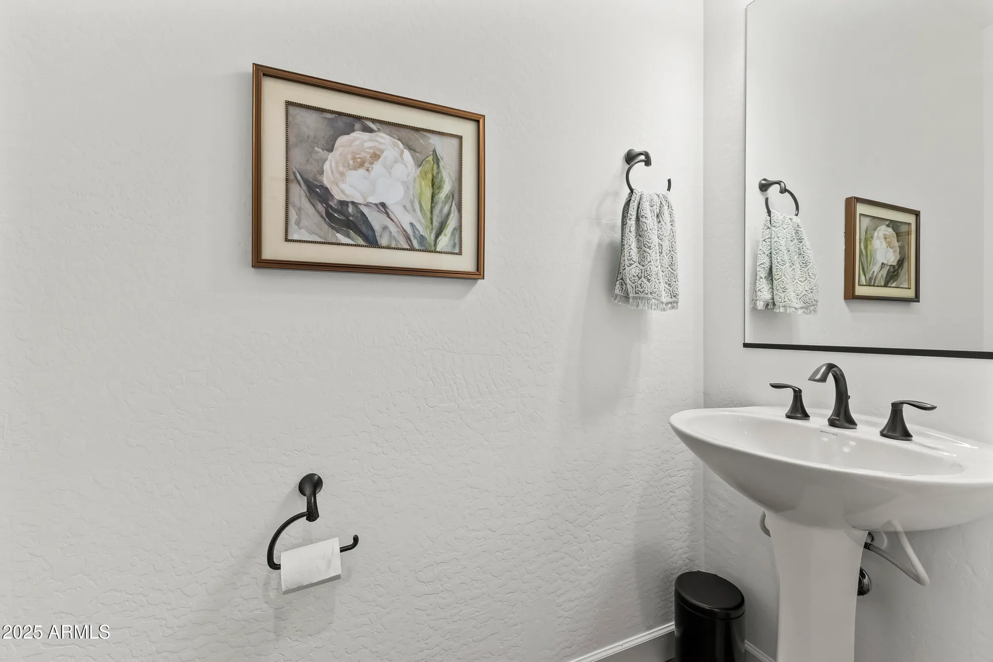 Property Slideshow image 14 of 68 | 379 e las puertas ln, Queen Creek, AZ, 85140