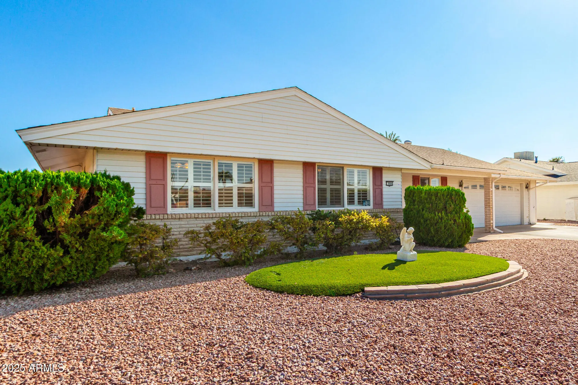 Property Slideshow image 3 of 25 | 9906 w kingswood cir, Sun City, AZ, 85351