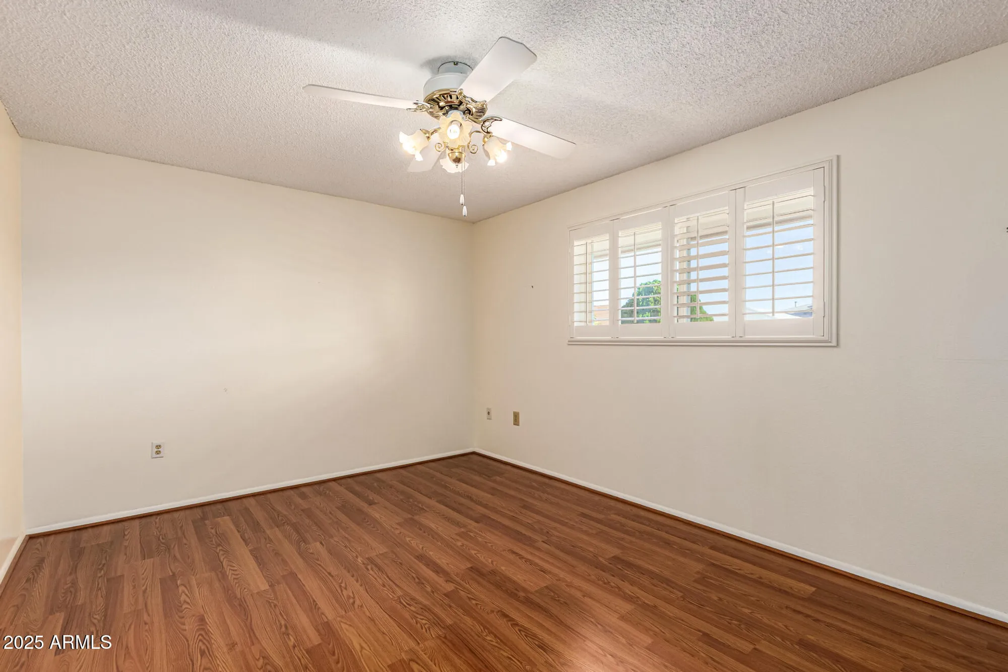 Property Slideshow image 11 of 25 | 9906 w kingswood cir, Sun City, AZ, 85351