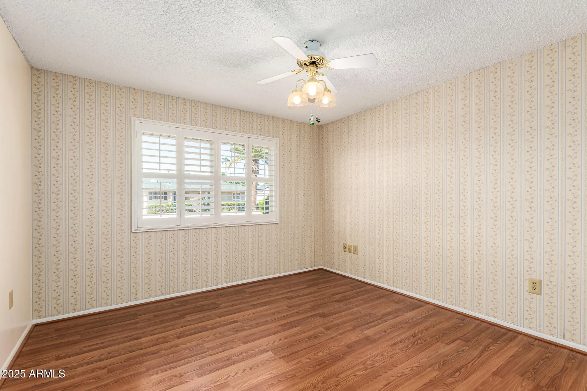 Property Slideshow image 13 of 25 | 9906 w kingswood cir, Sun City, AZ, 85351