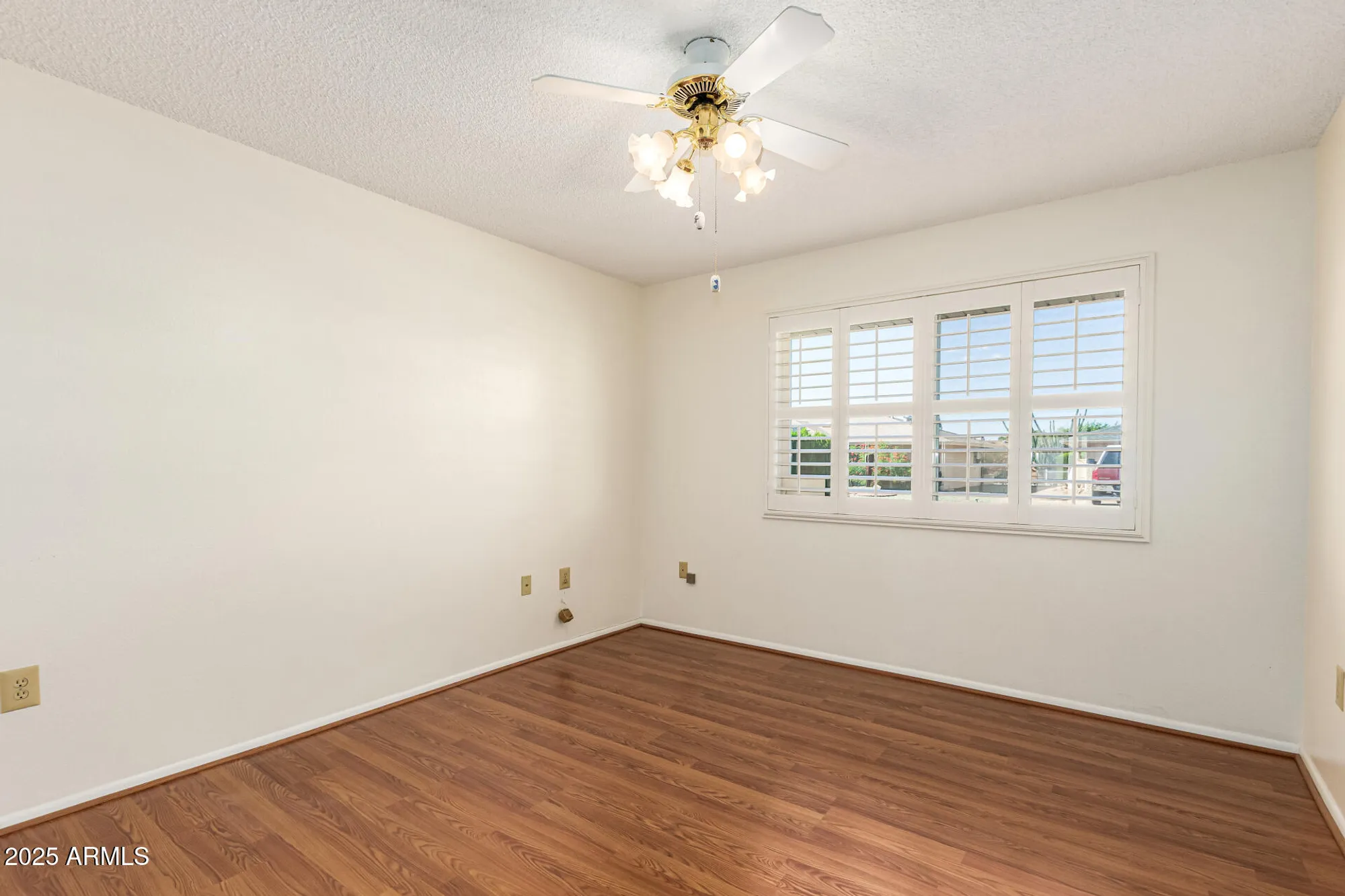 Property Slideshow image 15 of 25 | 9906 w kingswood cir, Sun City, AZ, 85351