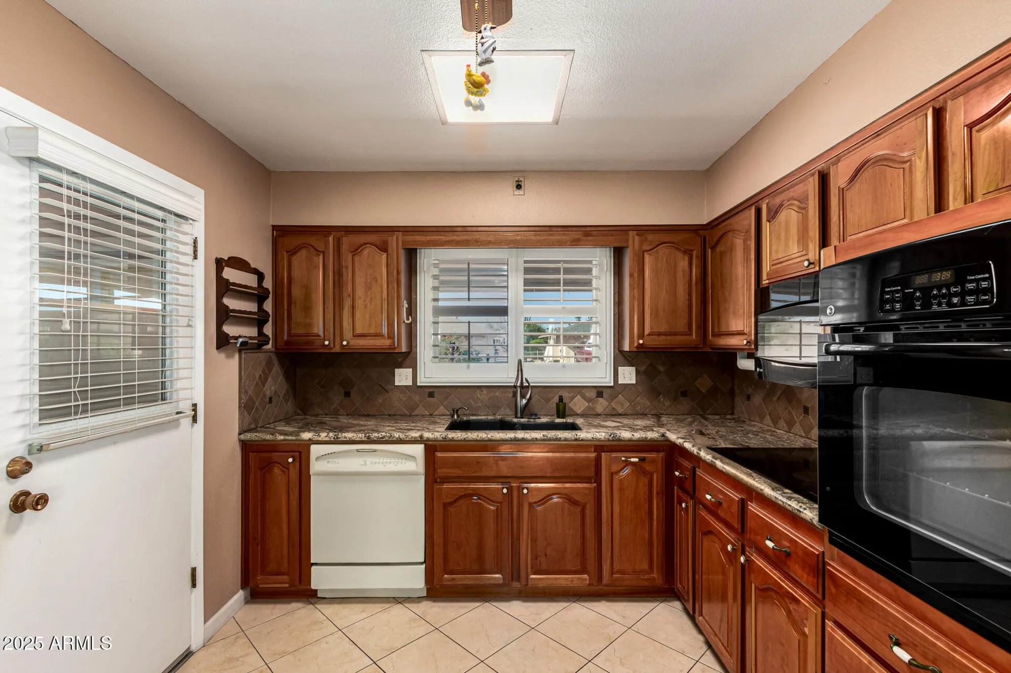 Property Slideshow image 8 of 25 | 9906 w kingswood cir, Sun City, AZ, 85351