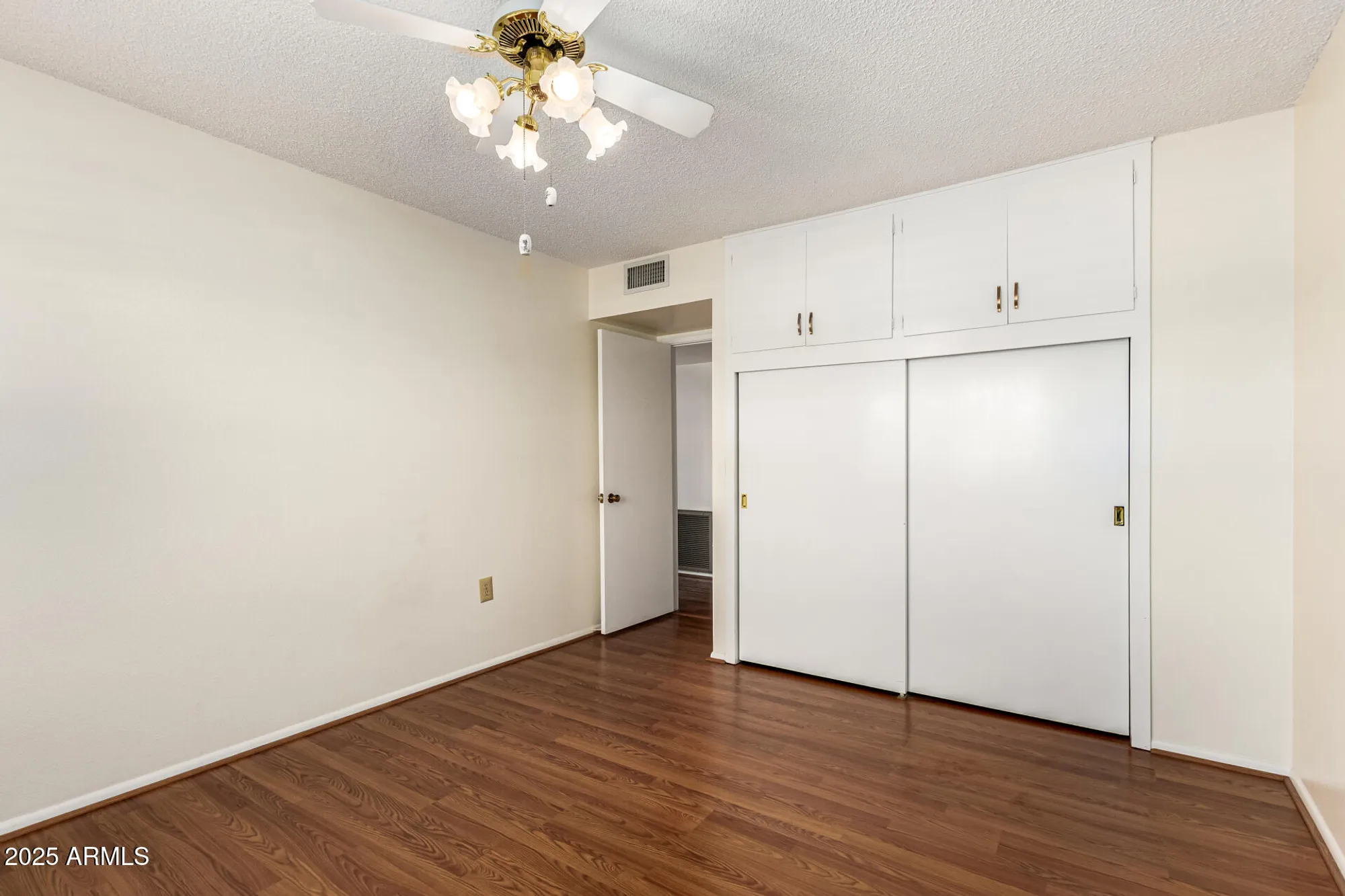 Property Slideshow image 16 of 25 | 9906 w kingswood cir, Sun City, AZ, 85351