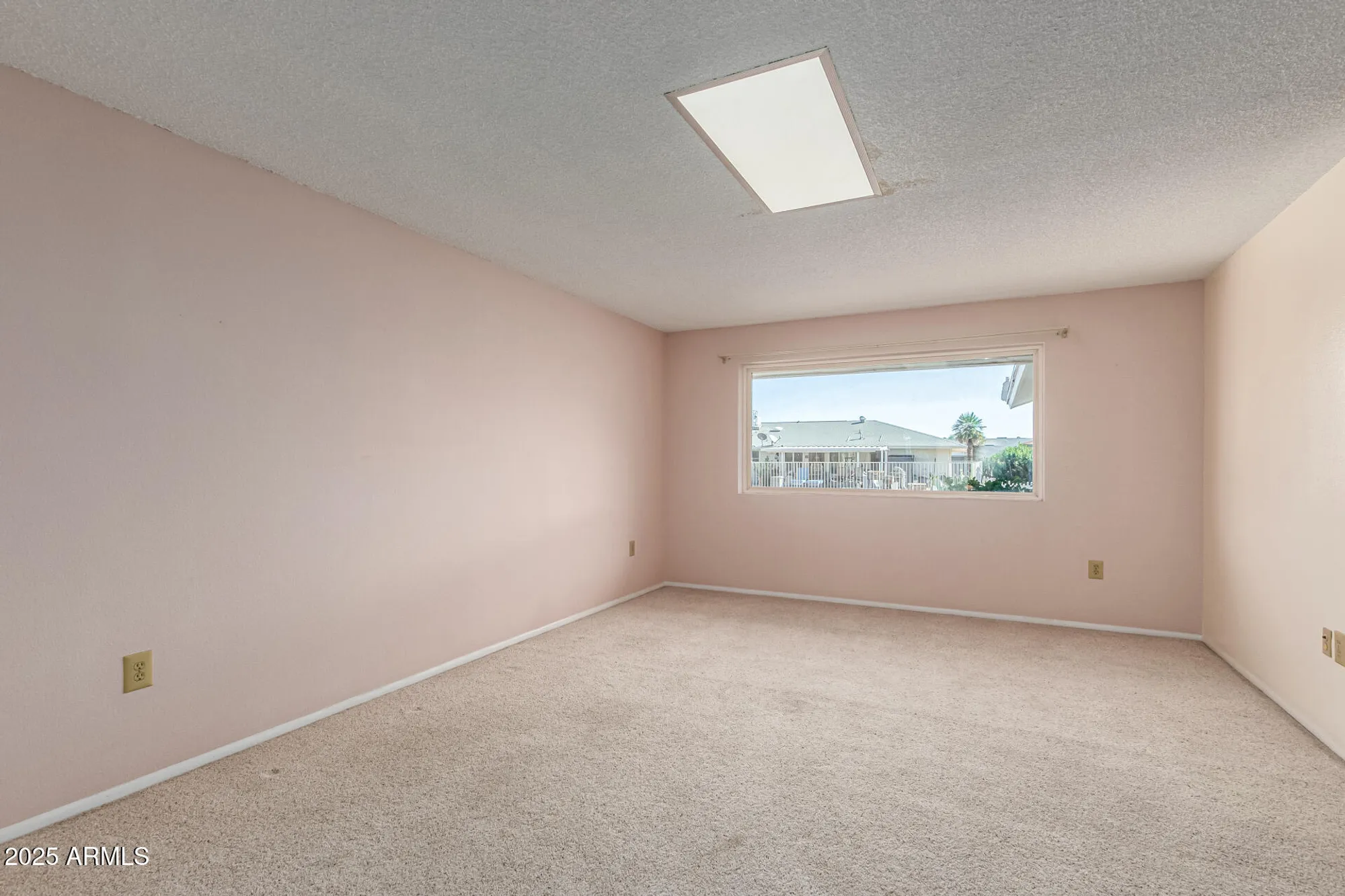 Property Slideshow image 17 of 25 | 9906 w kingswood cir, Sun City, AZ, 85351