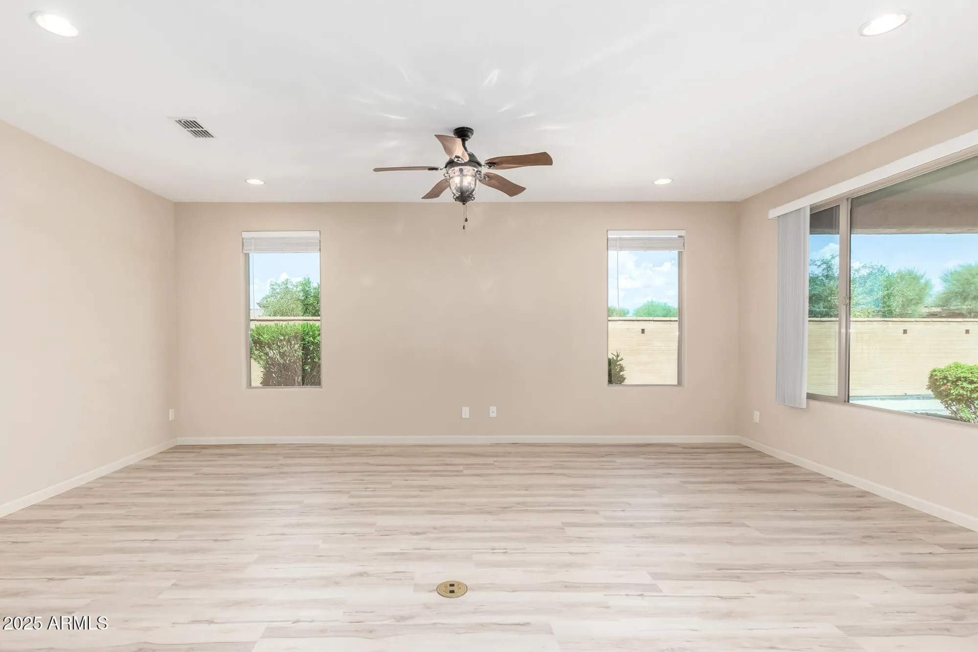 Property Slideshow image 8 of 38 | 27413 w tonopah dr, Buckeye, AZ, 85396