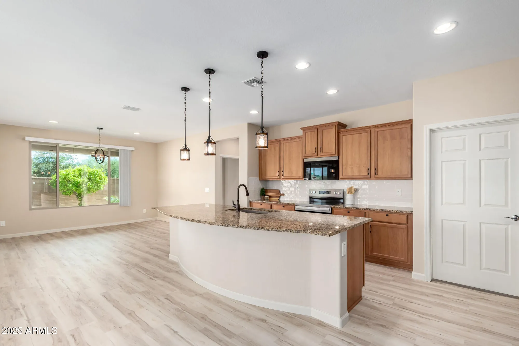 Property Slideshow image 5 of 38 | 27413 w tonopah dr, Buckeye, AZ, 85396