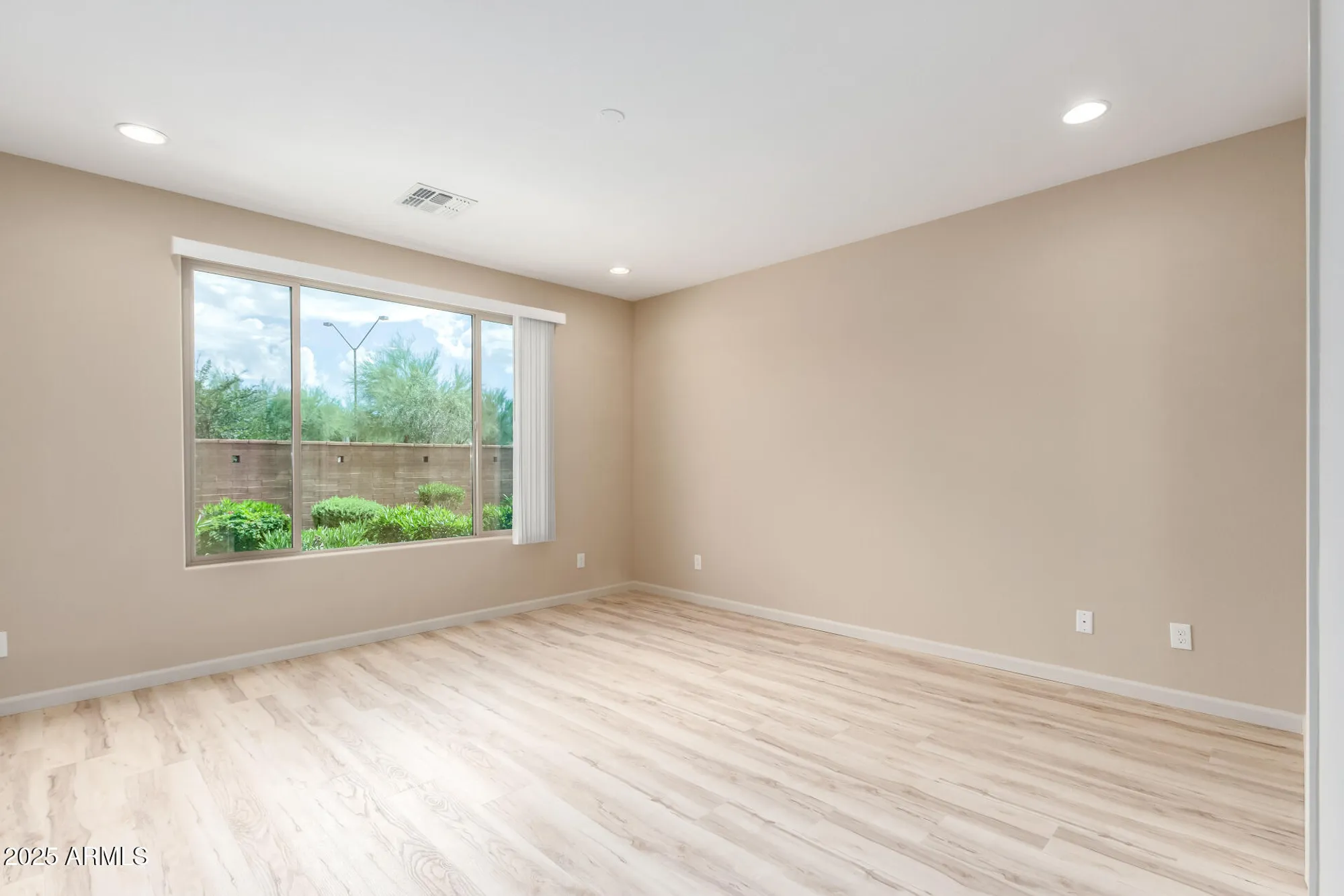 Property Slideshow image 10 of 38 | 27413 w tonopah dr, Buckeye, AZ, 85396