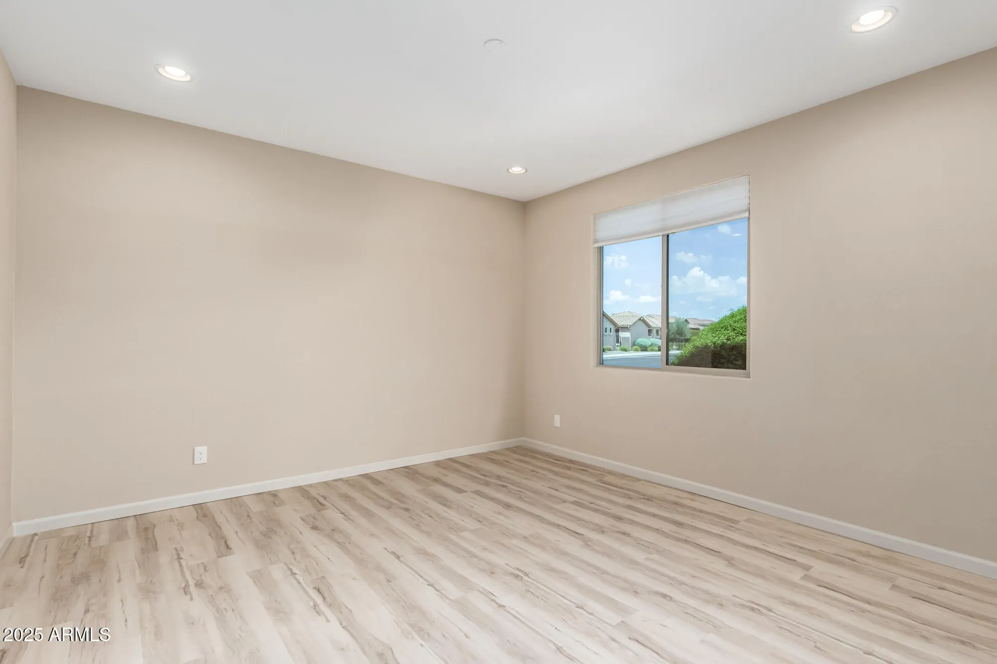 Property Slideshow image 18 of 38 | 27413 w tonopah dr, Buckeye, AZ, 85396