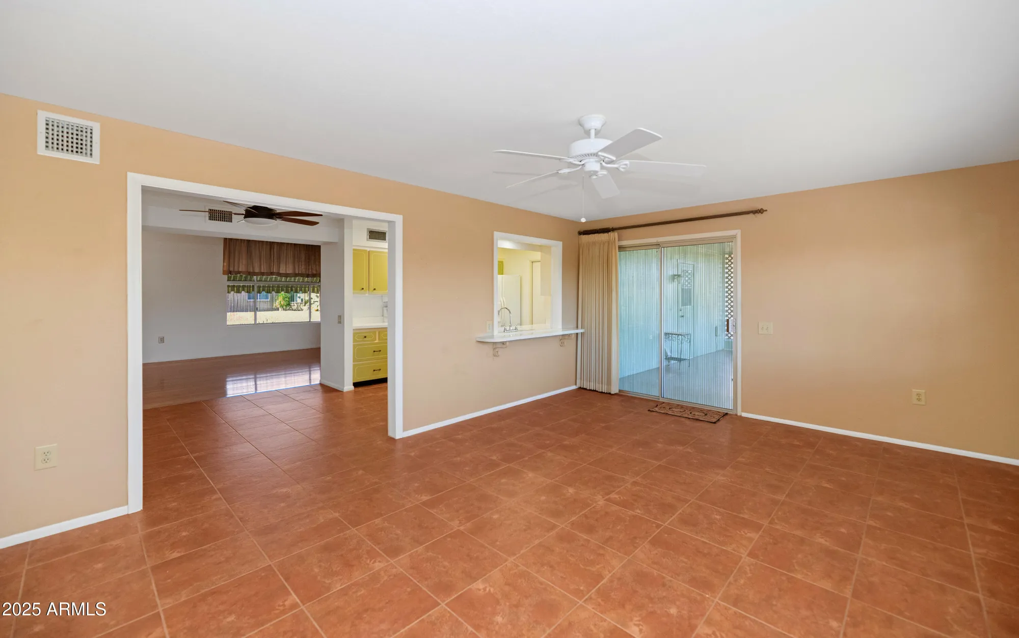 Property Slideshow image 12 of 28 | 16017 n nicklaus ln, Sun City, AZ, 85351