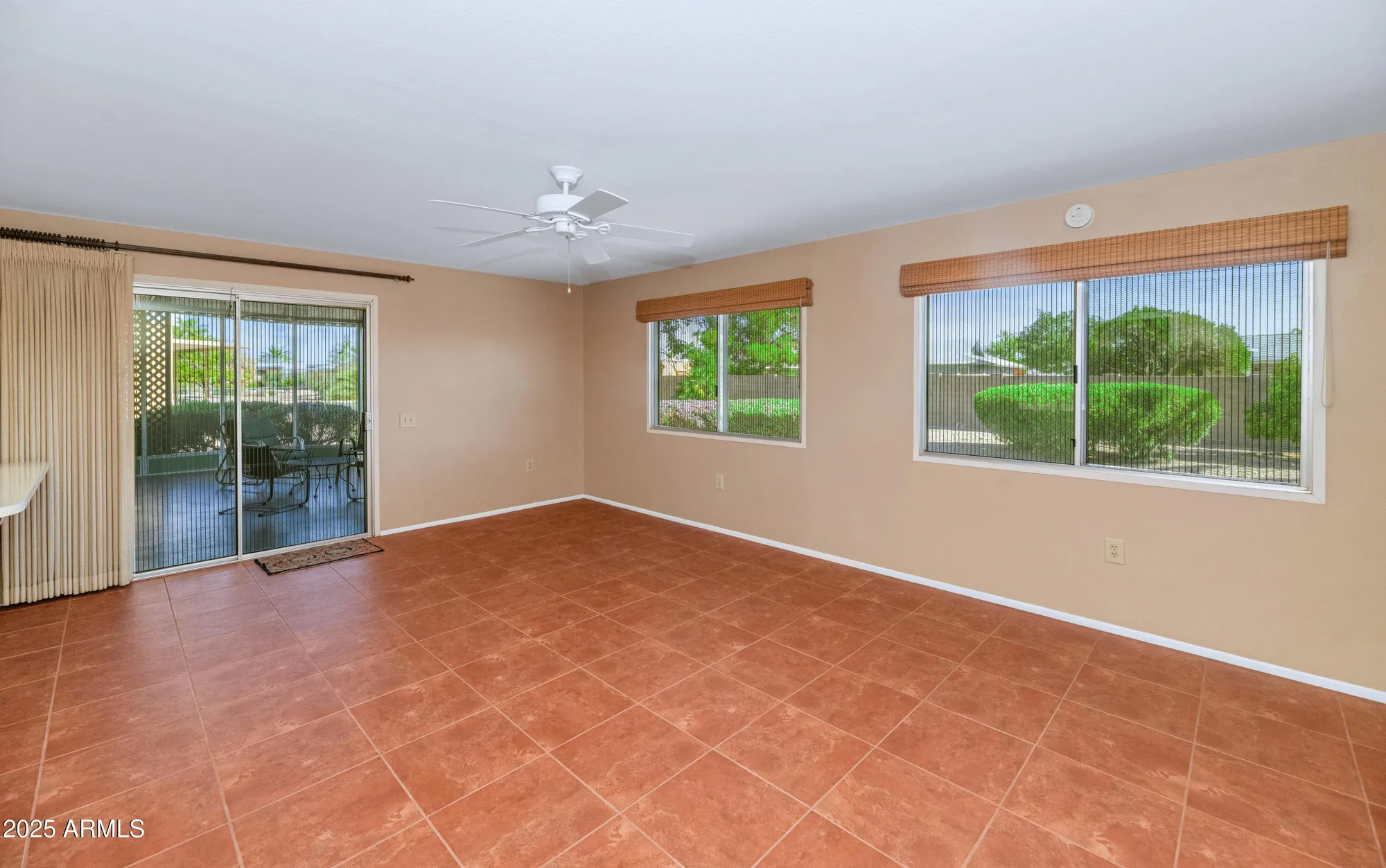 Property Slideshow image 10 of 28 | 16017 n nicklaus ln, Sun City, AZ, 85351