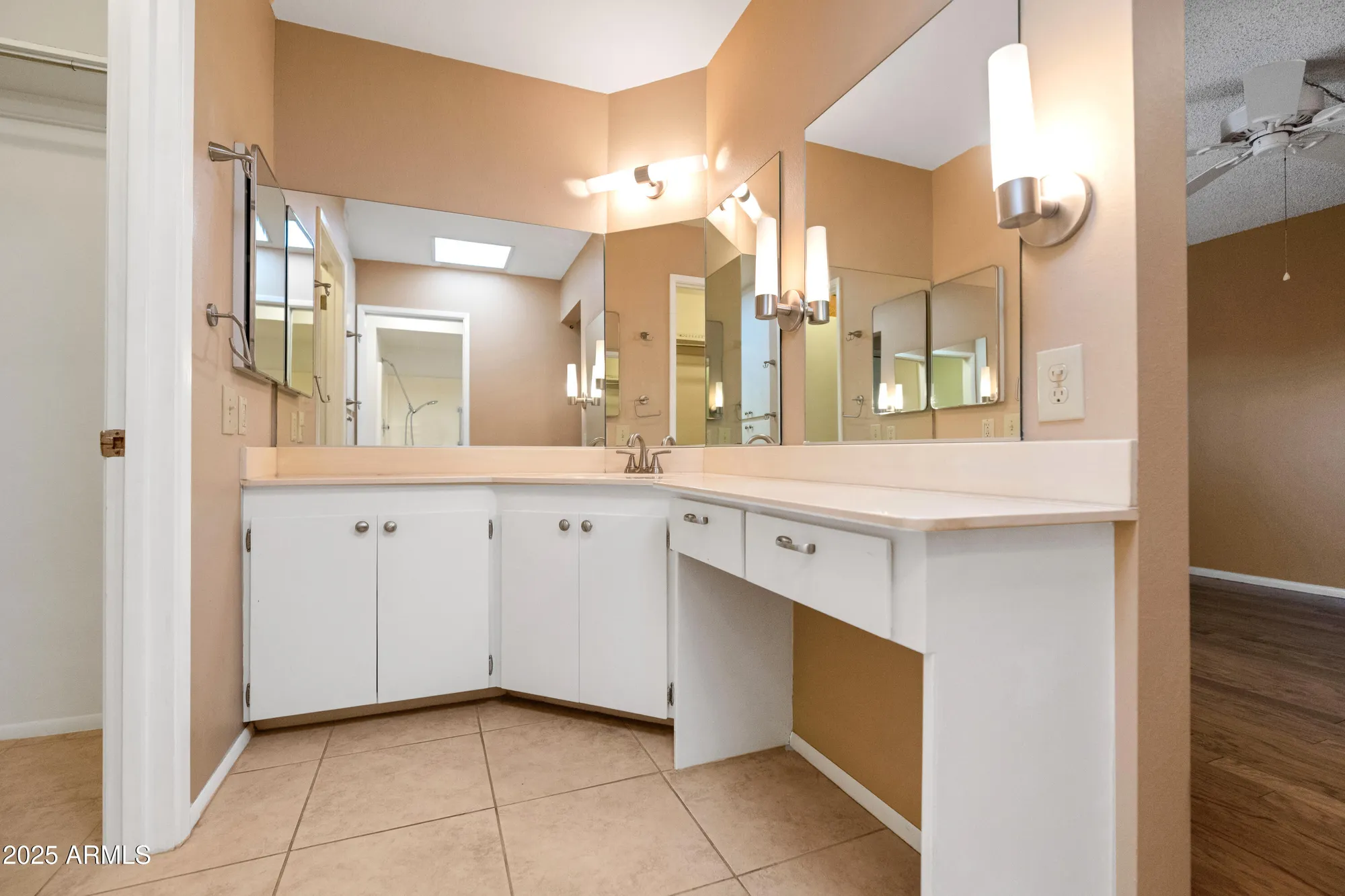 Property Slideshow image 14 of 28 | 16017 n nicklaus ln, Sun City, AZ, 85351