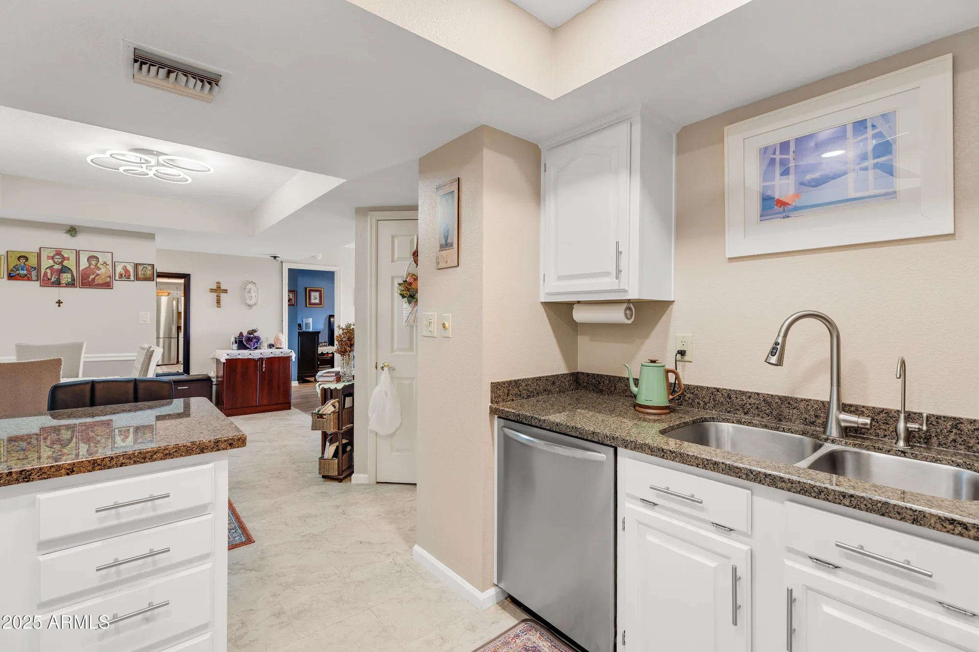 Property Slideshow image 9 of 41 | 17404 n 99th ave unit 333, Sun City, AZ, 85373