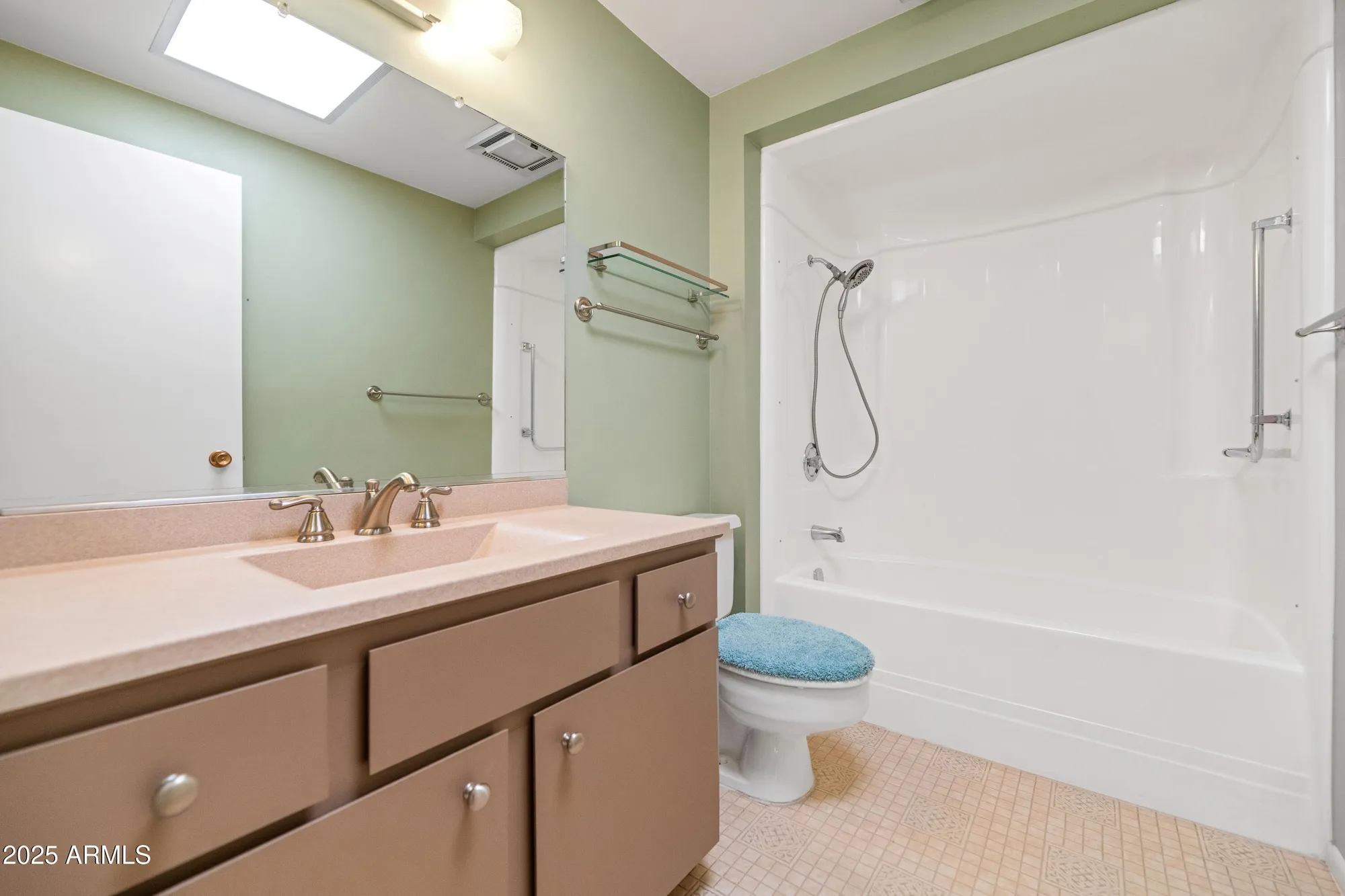 Property Slideshow image 20 of 28 | 16017 n nicklaus ln, Sun City, AZ, 85351