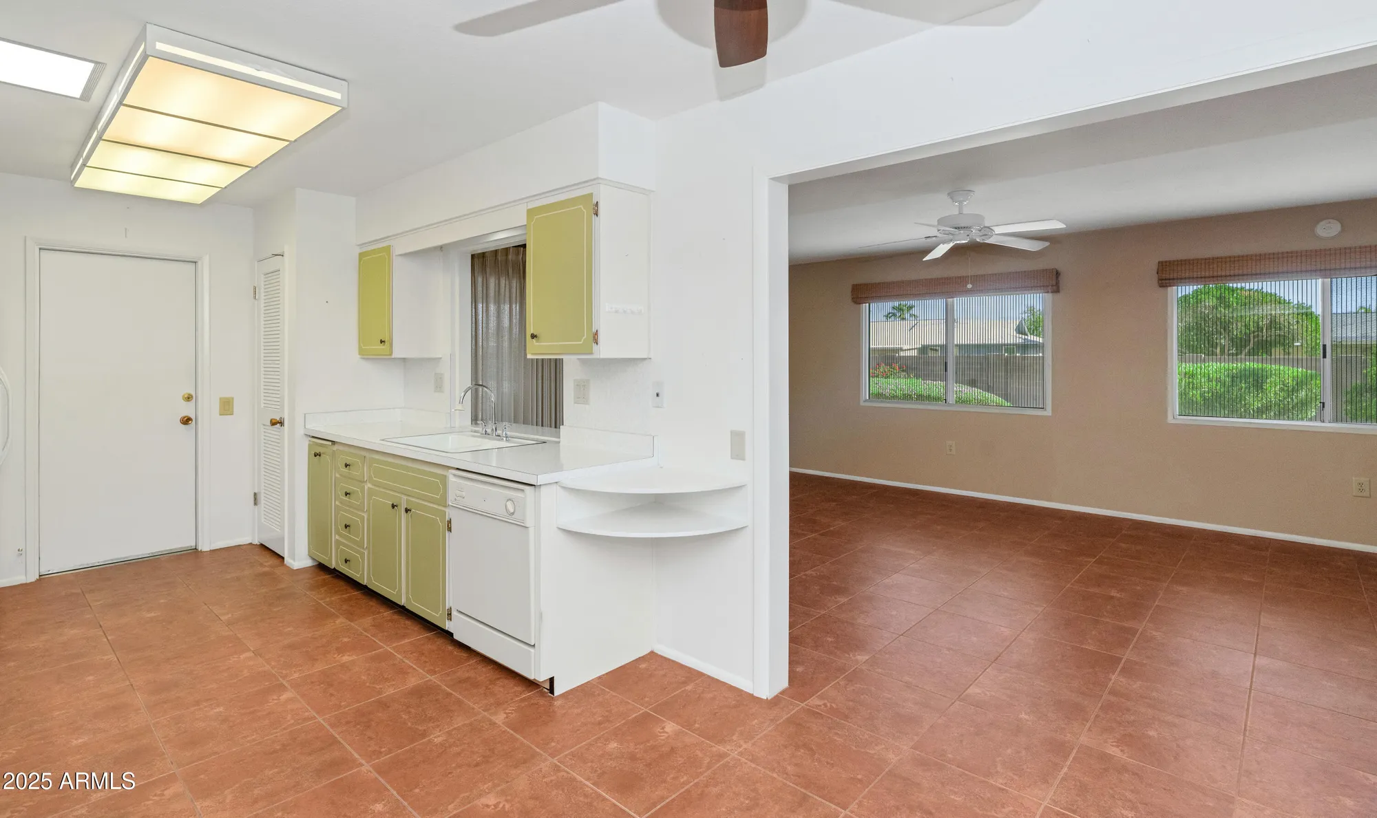 Property Slideshow image 7 of 28 | 16017 n nicklaus ln, Sun City, AZ, 85351