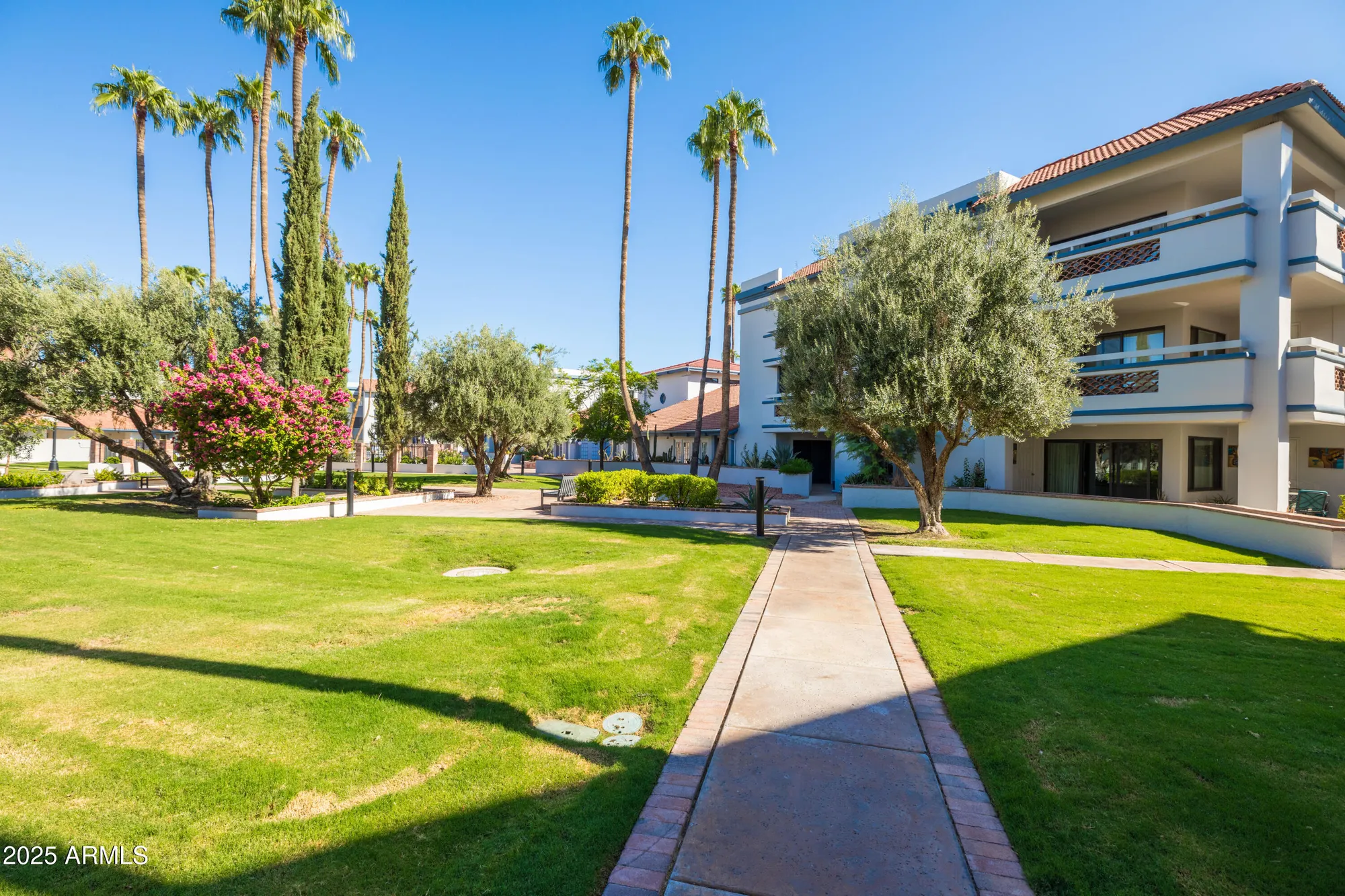 Property Slideshow image 32 of 41 | 17404 n 99th ave unit 333, Sun City, AZ, 85373