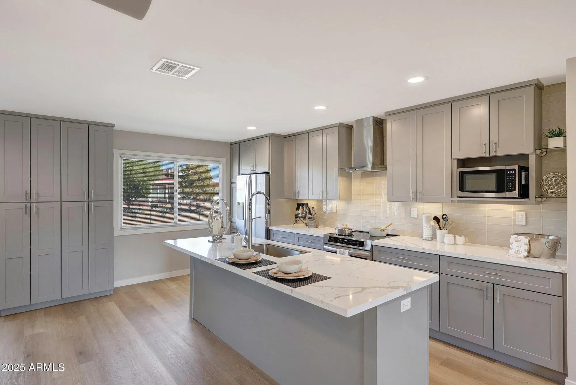 Property Slideshow image 11 of 55 | 20002 n signal butte cir, Sun City, AZ, 85373