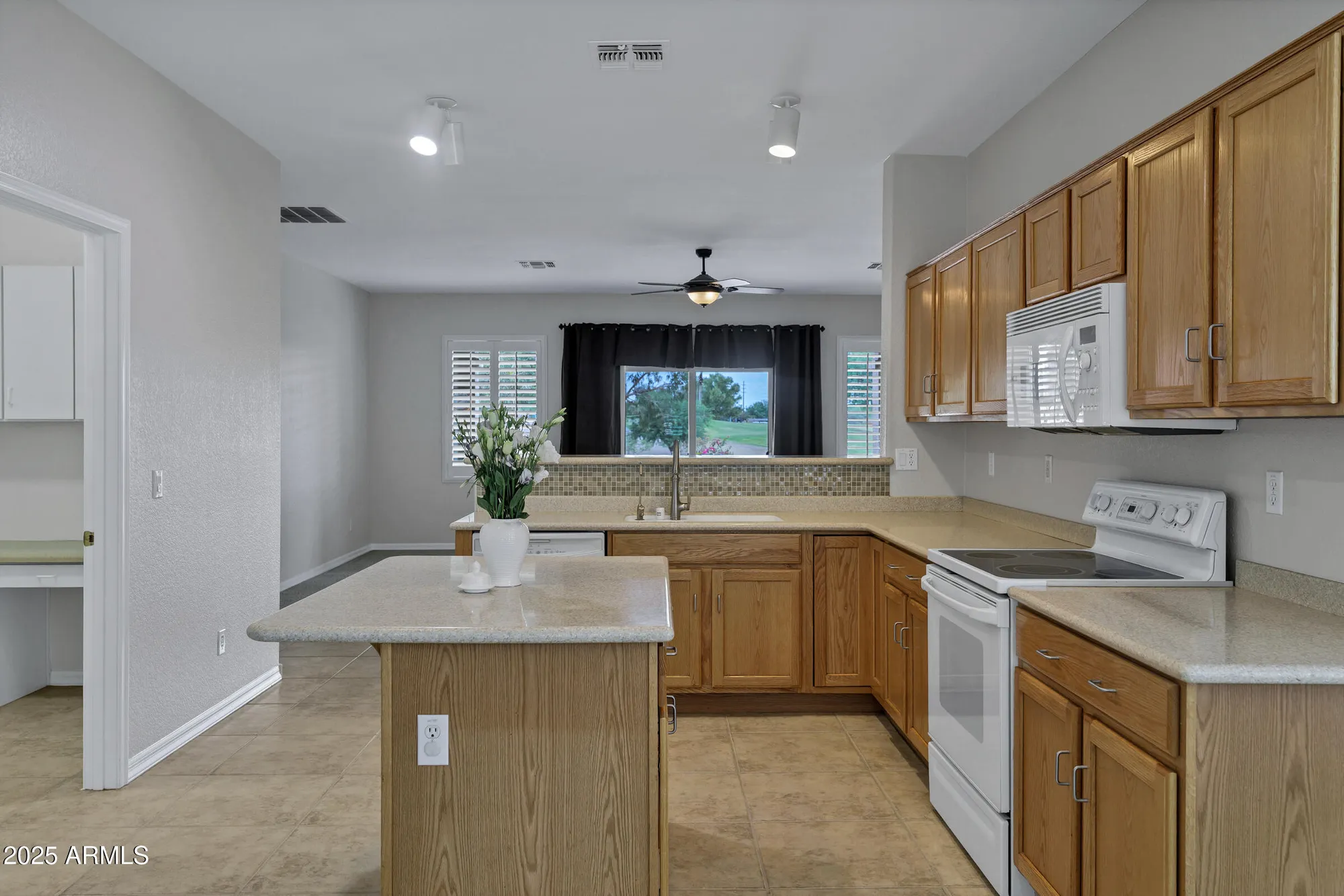 Property Slideshow image 15 of 51 | 6103 s huachuca way, Chandler, AZ, 85249