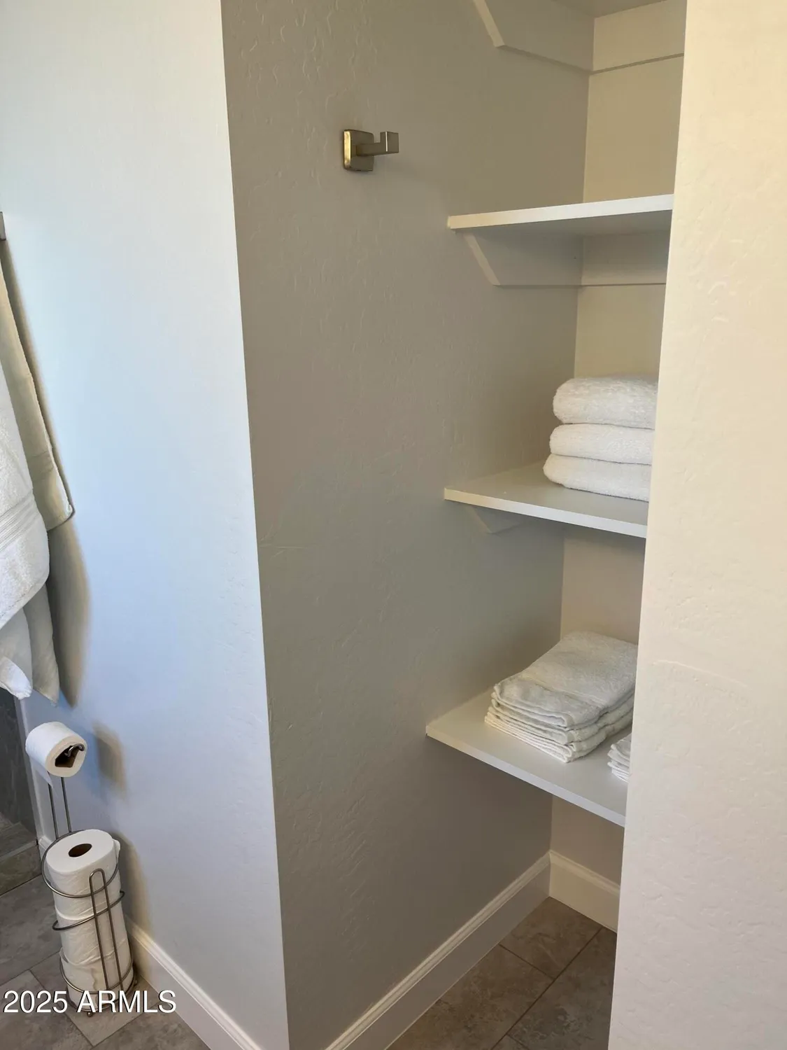 Property Slideshow image 23 of 28 | 26429 s navajo pl, Sun Lakes, AZ, 85248