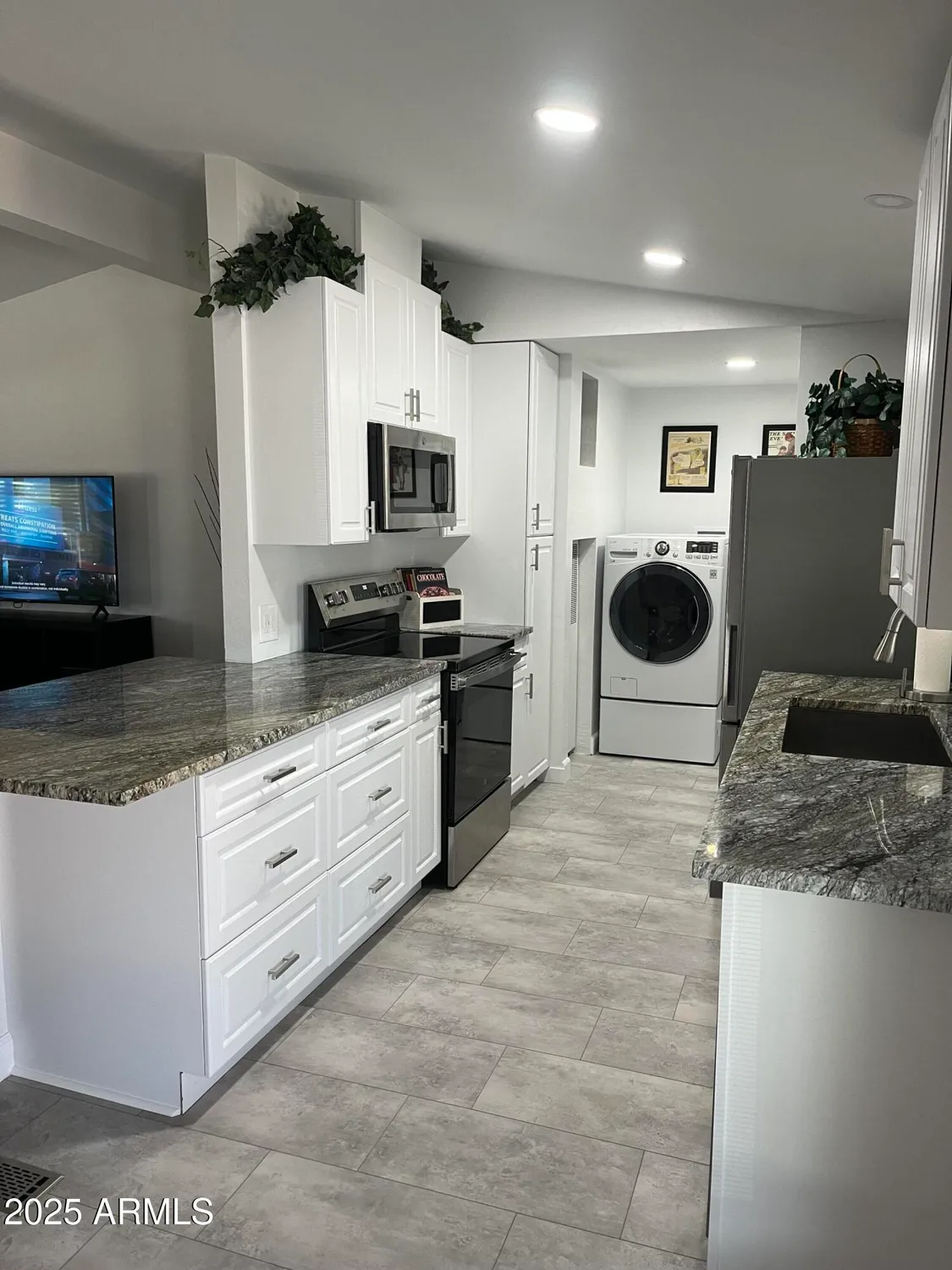 Property Slideshow image 8 of 28 | 26429 s navajo pl, Sun Lakes, AZ, 85248