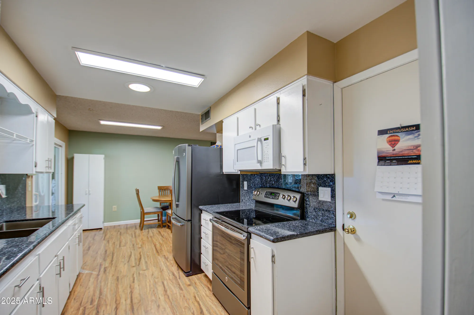 Property Slideshow image 4 of 33 | 9909 w newport dr, Sun City, AZ, 85351