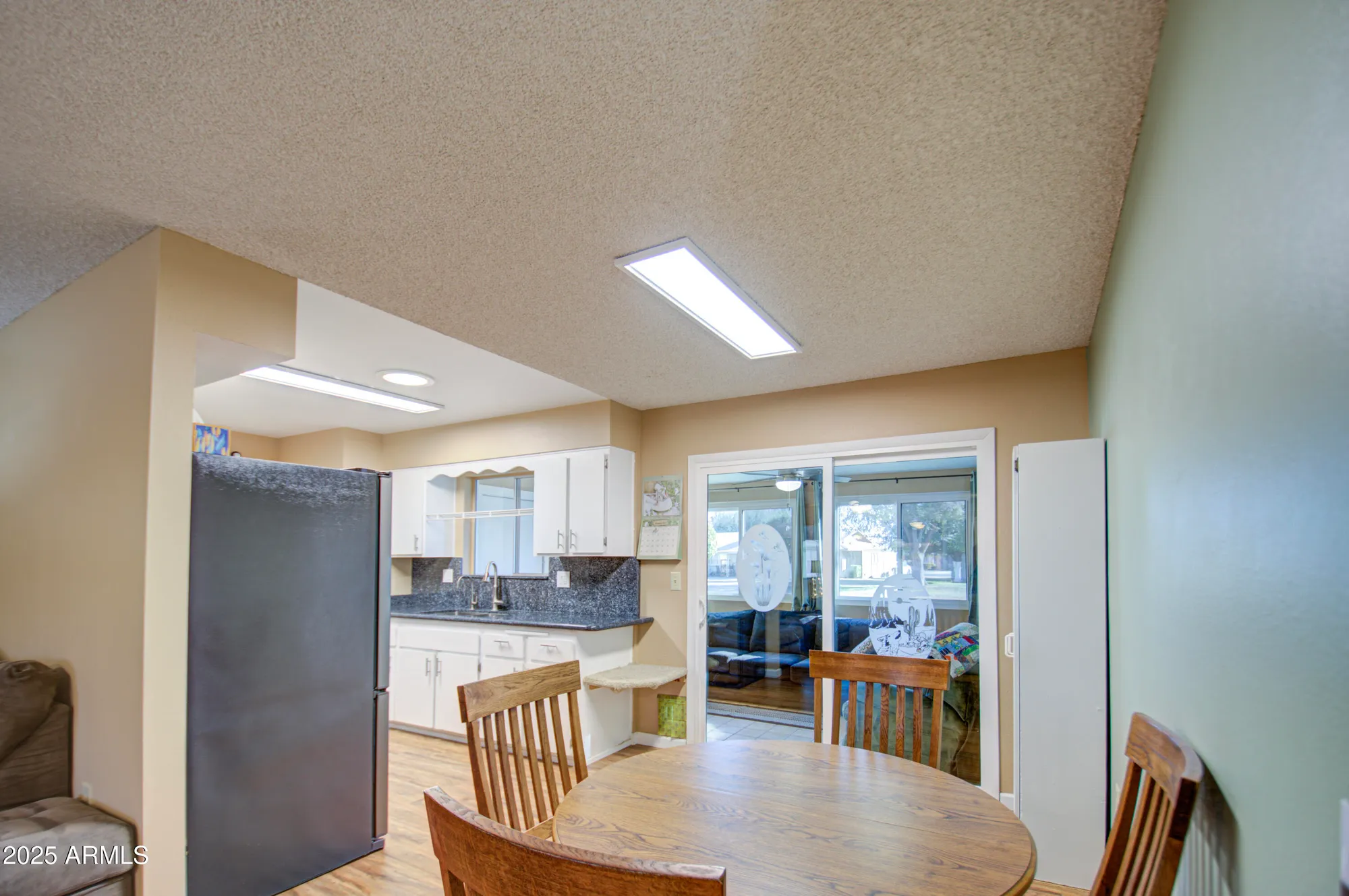 Property Slideshow image 13 of 33 | 9909 w newport dr, Sun City, AZ, 85351