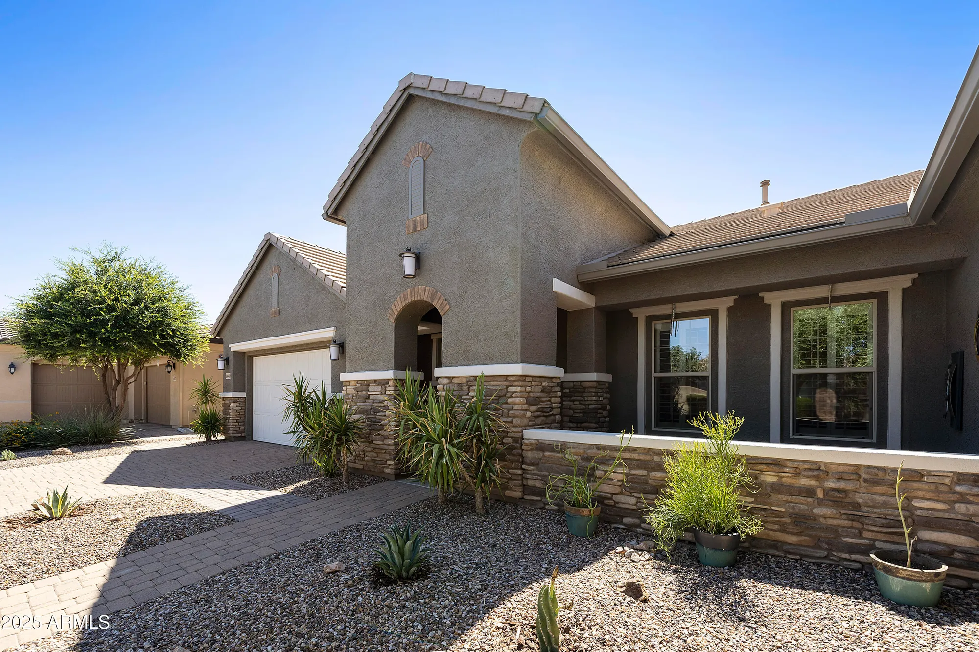 Property Slideshow image 1 of 68 | 10049 e topaz ave, Mesa, AZ, 85212