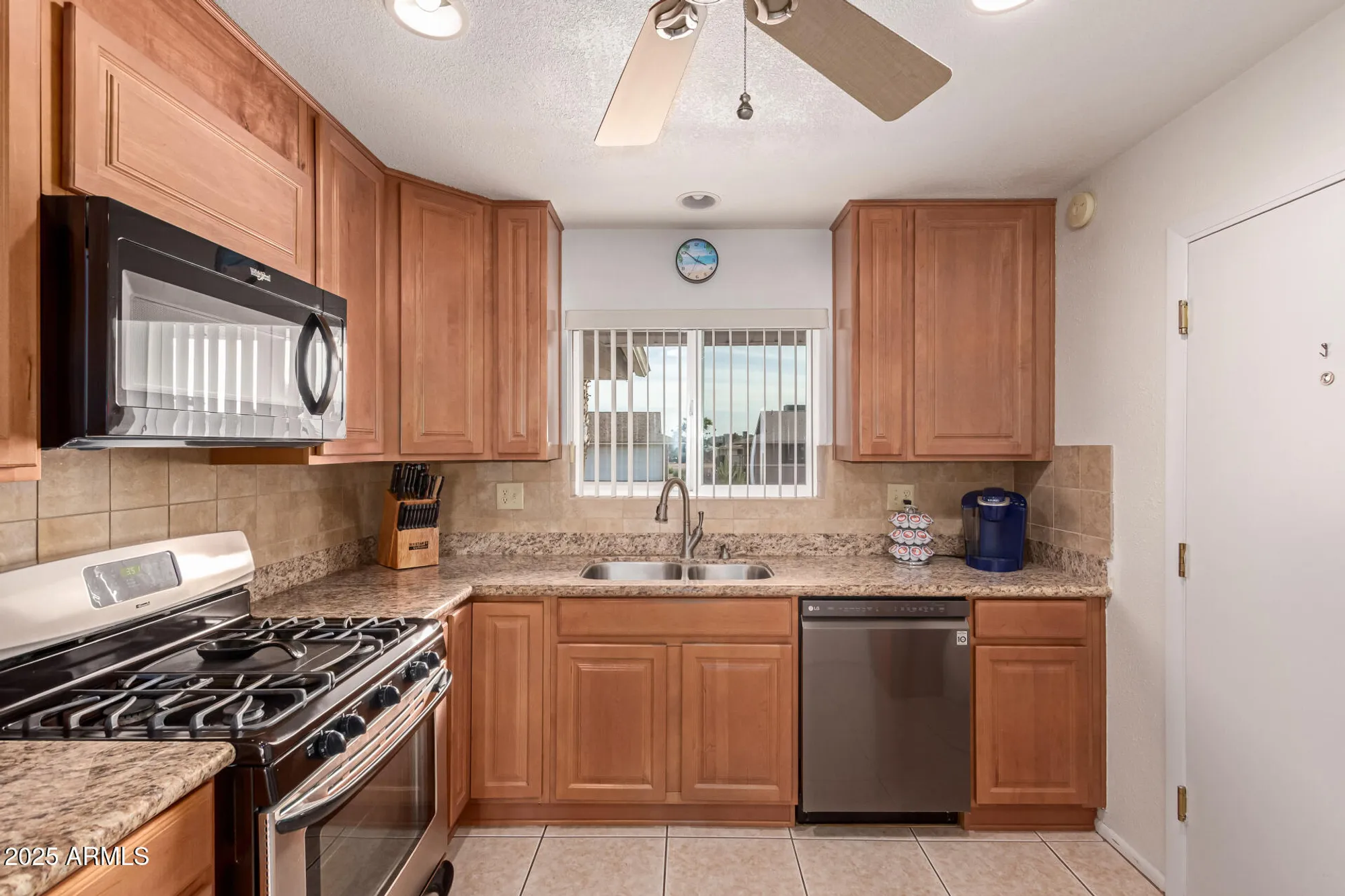 Property Slideshow image 14 of 47 | 10306 w cameo dr, Sun City, AZ, 85351