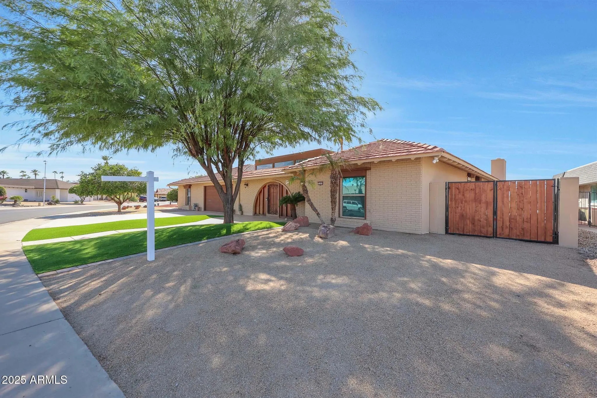Property Slideshow image 5 of 39 | 13626 n tan tara pt, Sun City, AZ, 85351