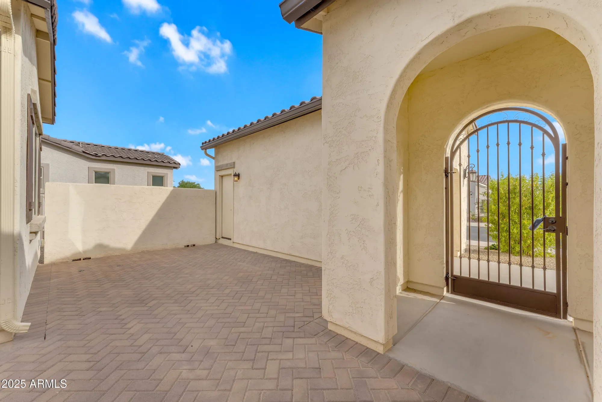Property Slideshow image 11 of 90 | 17900 w briarwood dr, Goodyear, AZ, 85338
