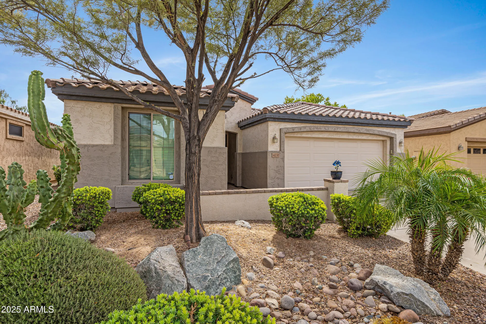 Property Slideshow image 38 of 52 | 4237 e blue spruce ln, Gilbert, AZ, 85298