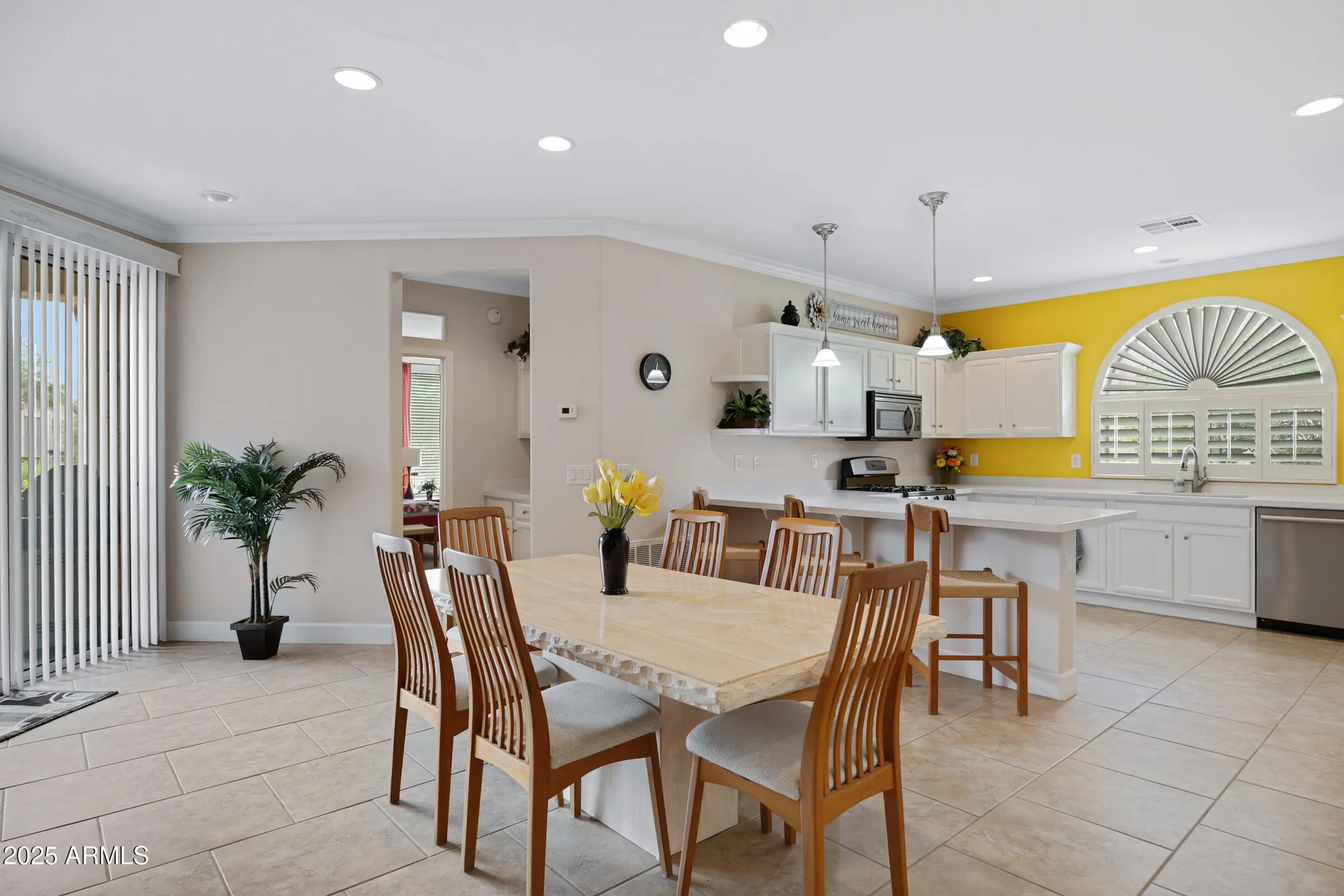 Property Slideshow image 10 of 52 | 4237 e blue spruce ln, Gilbert, AZ, 85298