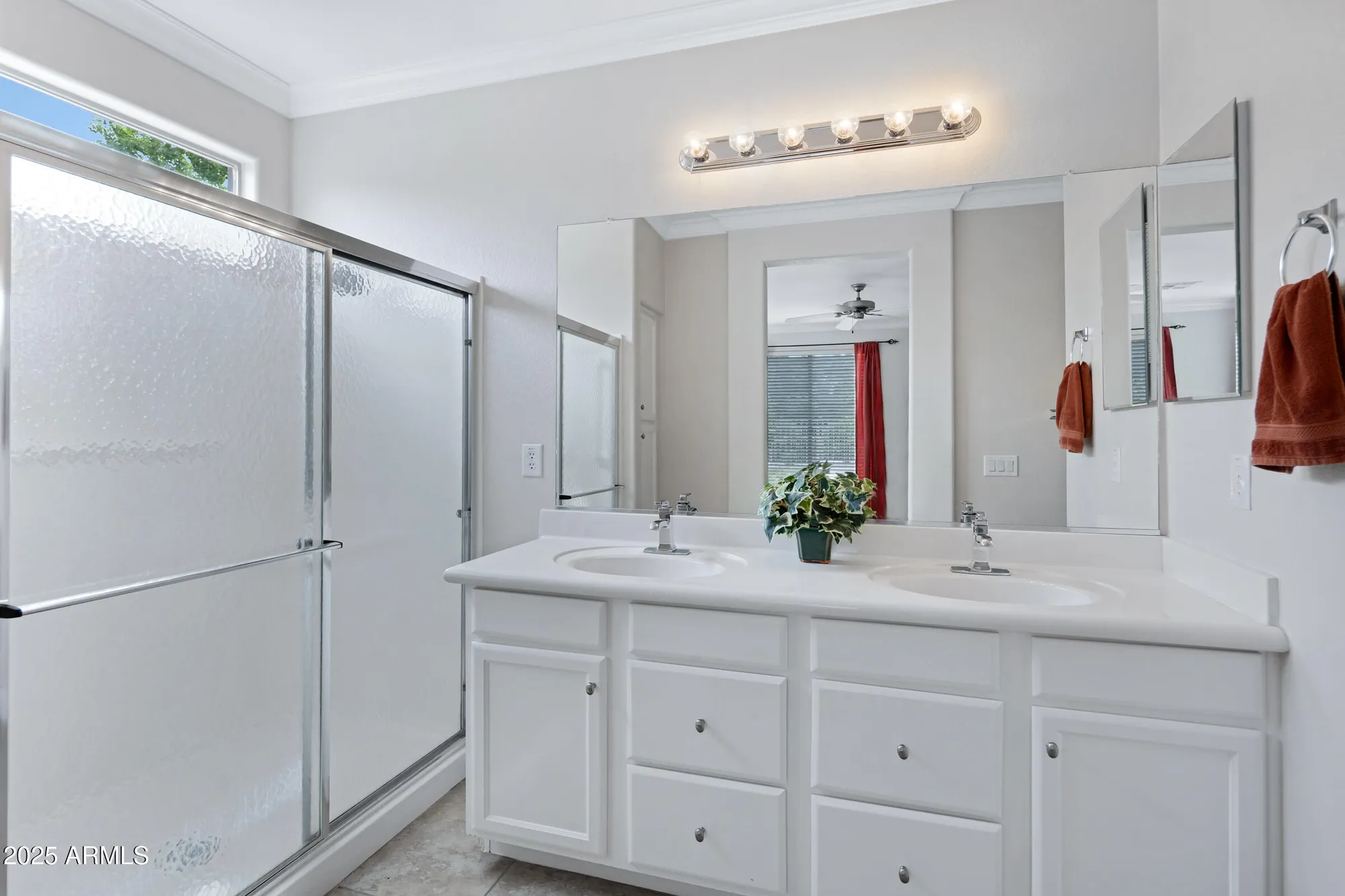 Property Slideshow image 24 of 52 | 4237 e blue spruce ln, Gilbert, AZ, 85298