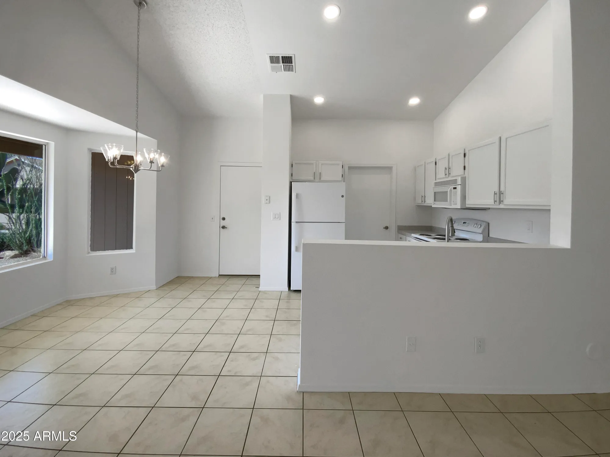 Property Slideshow image 10 of 17 | 6512 s sawgrass dr, Chandler, AZ, 85249