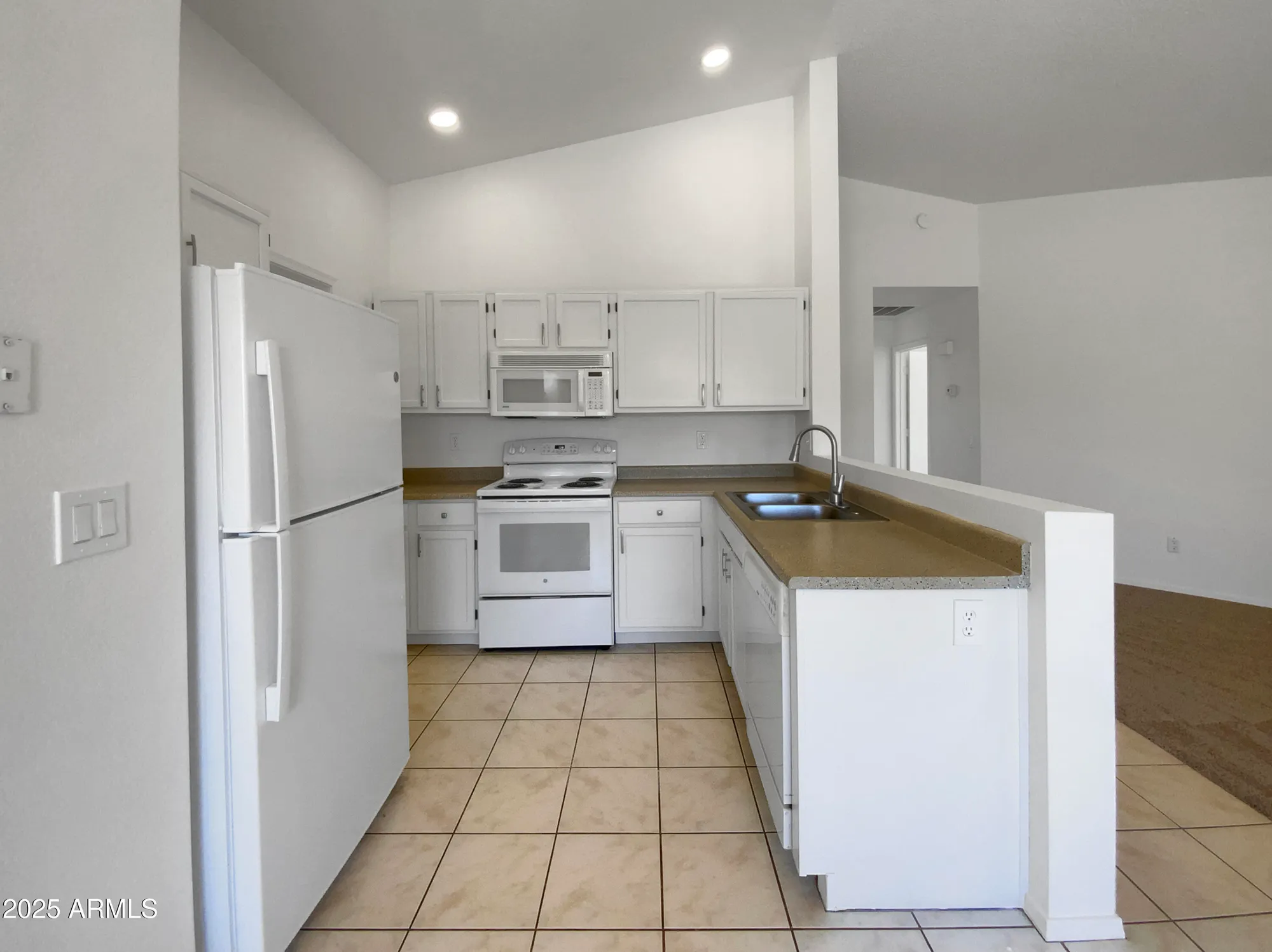 Property Slideshow image 12 of 17 | 6512 s sawgrass dr, Chandler, AZ, 85249