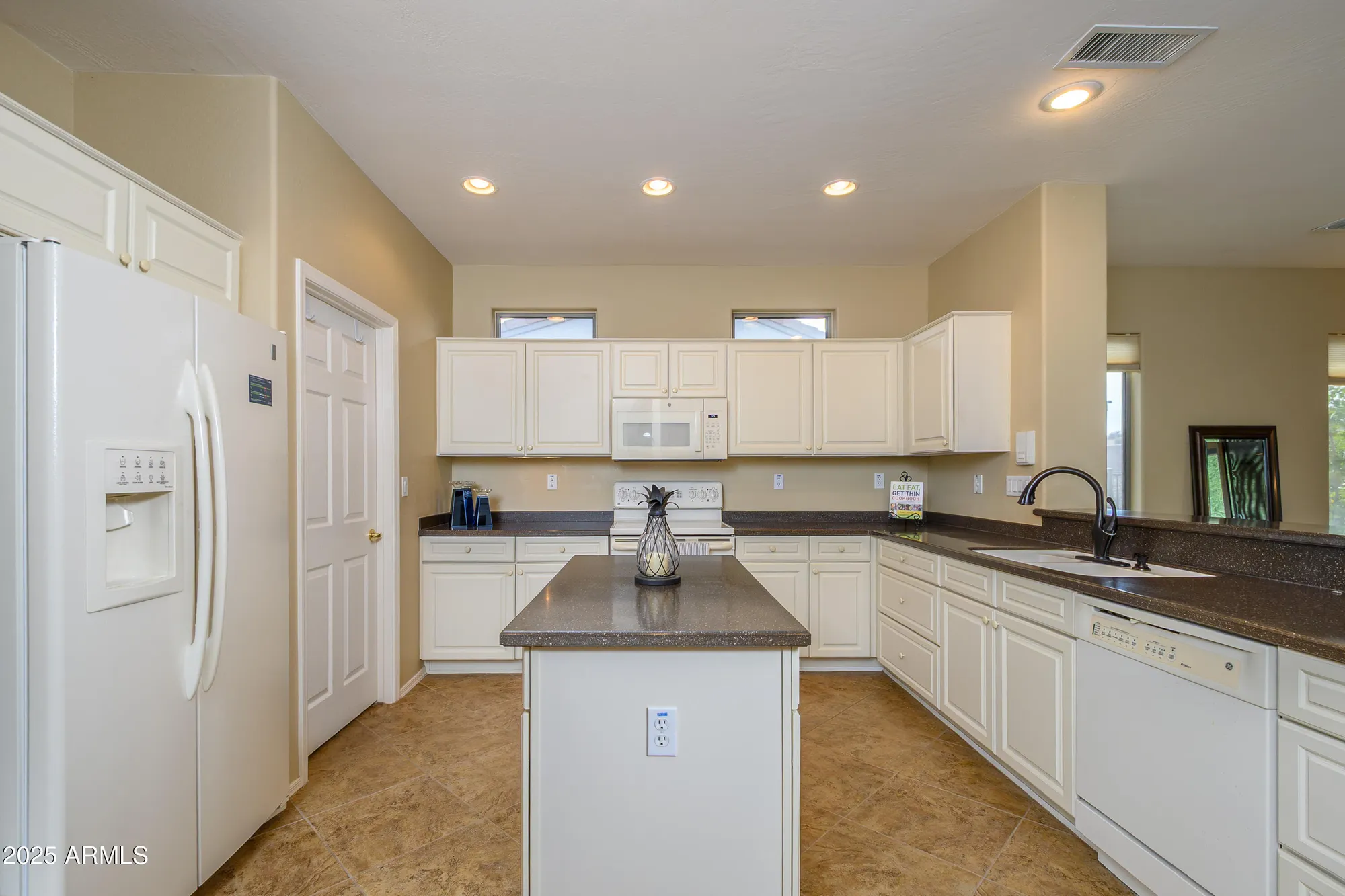 Property Slideshow image 15 of 73 | 20972 n canyon whisper dr, Surprise, AZ, 85387
