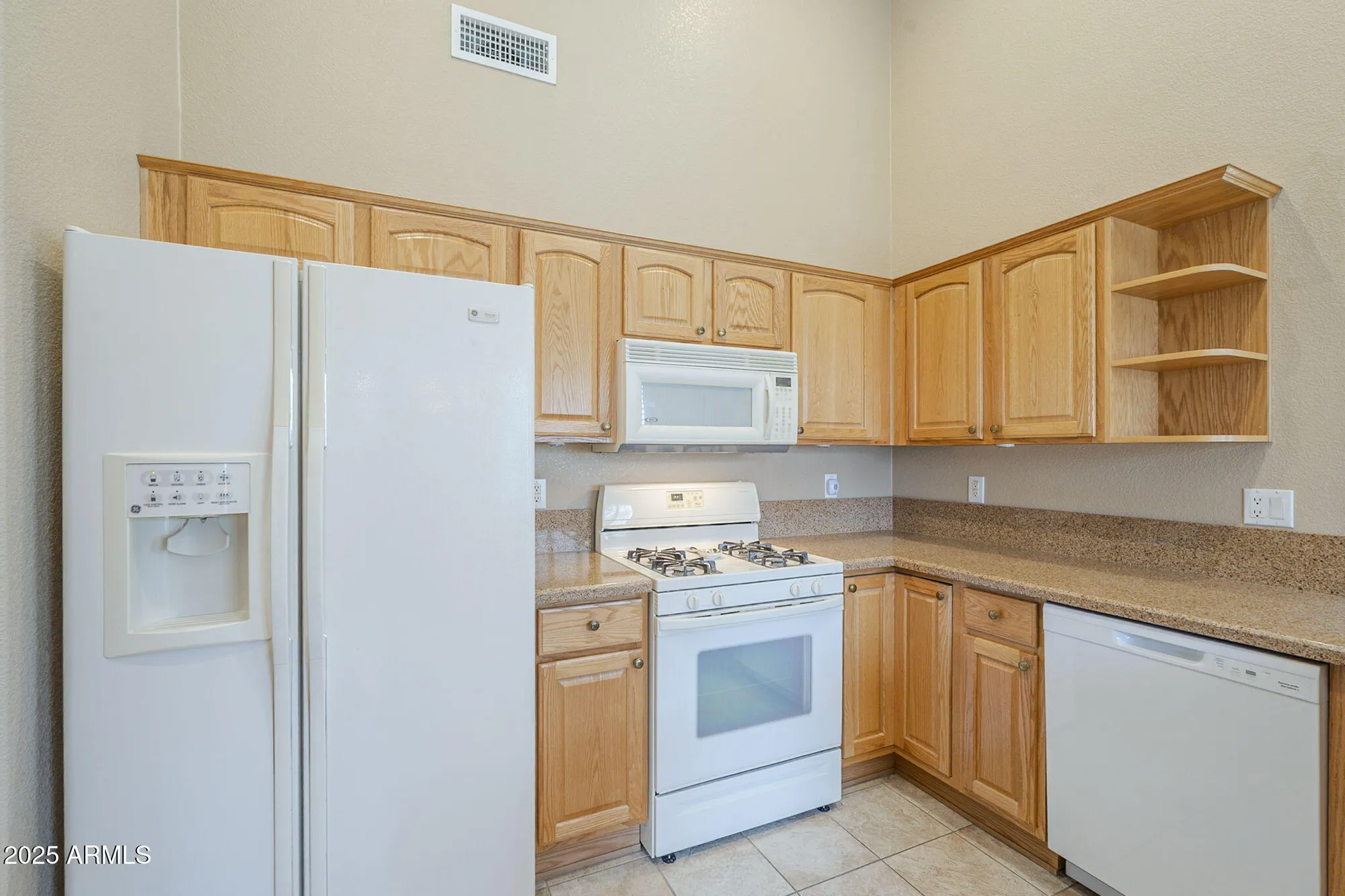 Property Slideshow image 10 of 61 | 9612 e champagne dr, Sun Lakes, AZ, 85248
