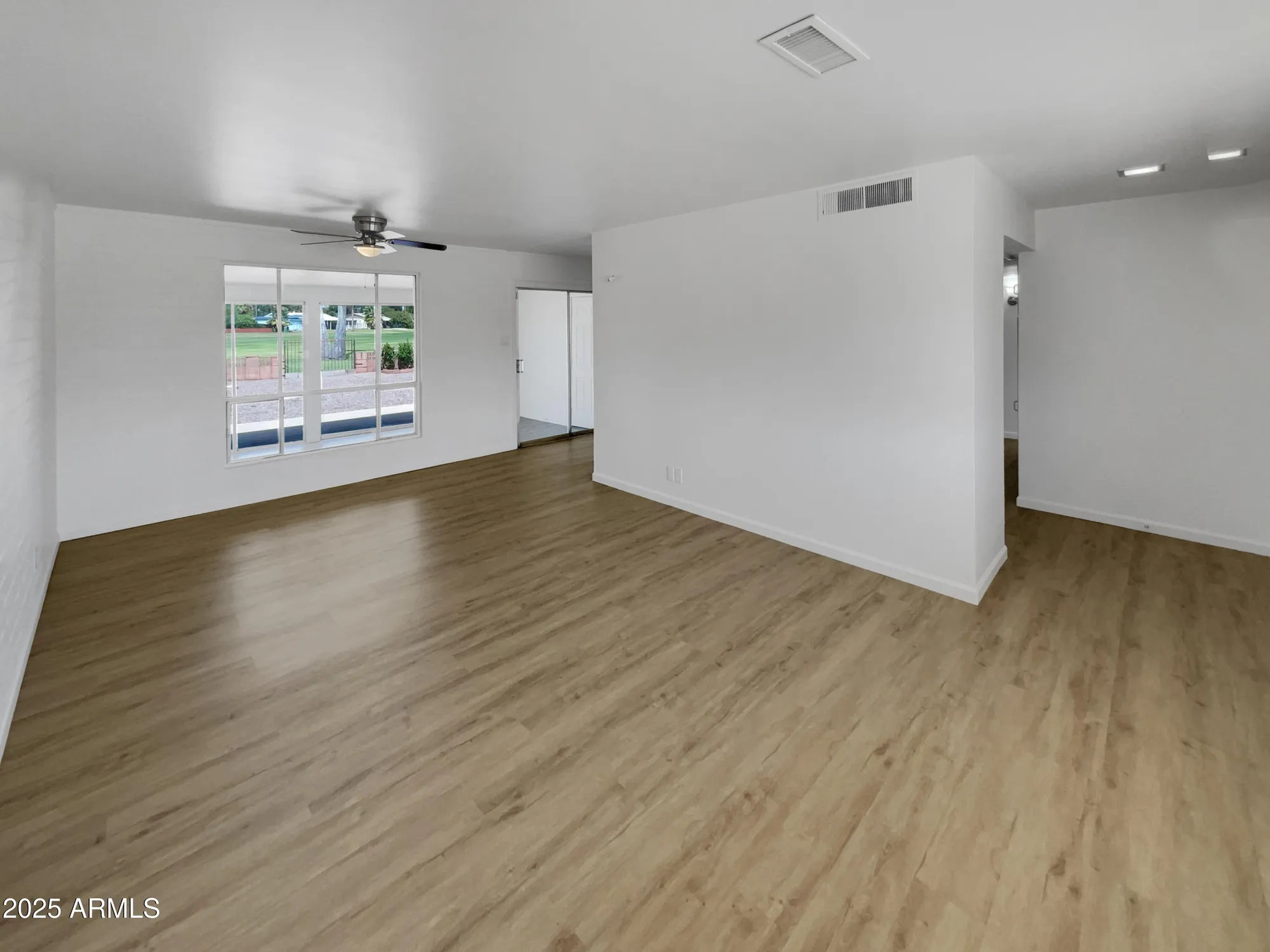 Property Slideshow image 9 of 28 | 10414 w sun city blvd, Sun City, AZ, 85351