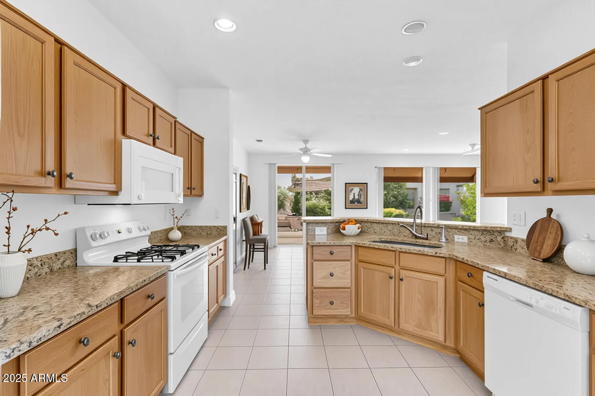 Property Slideshow image 13 of 50 | 15713 w star view ln, Surprise, AZ, 85374