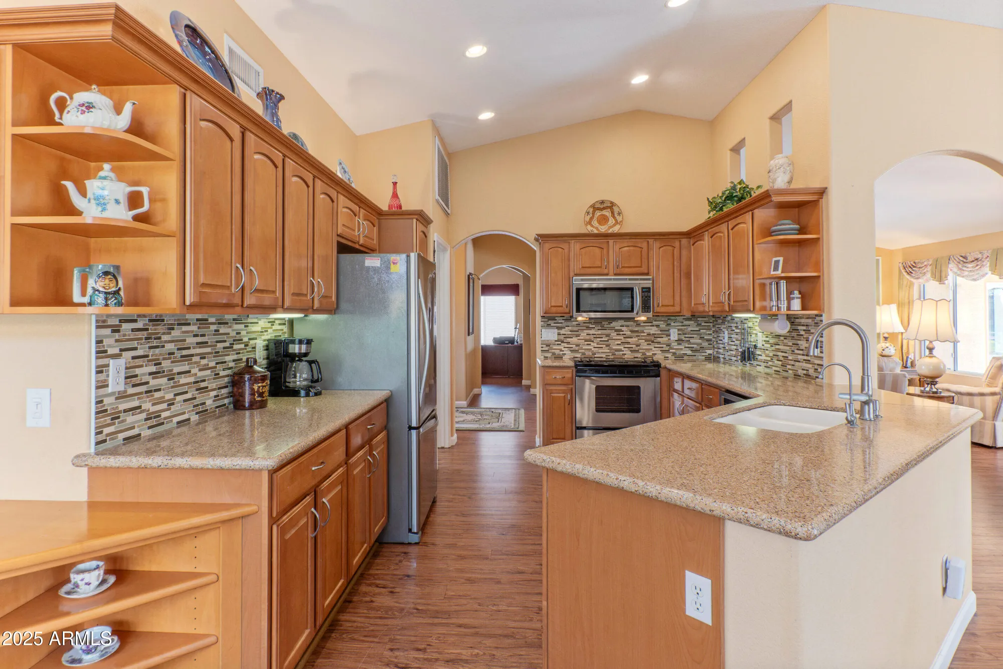 Property Slideshow image 9 of 21 | 14821 w catalina dr, Goodyear, AZ, 85395